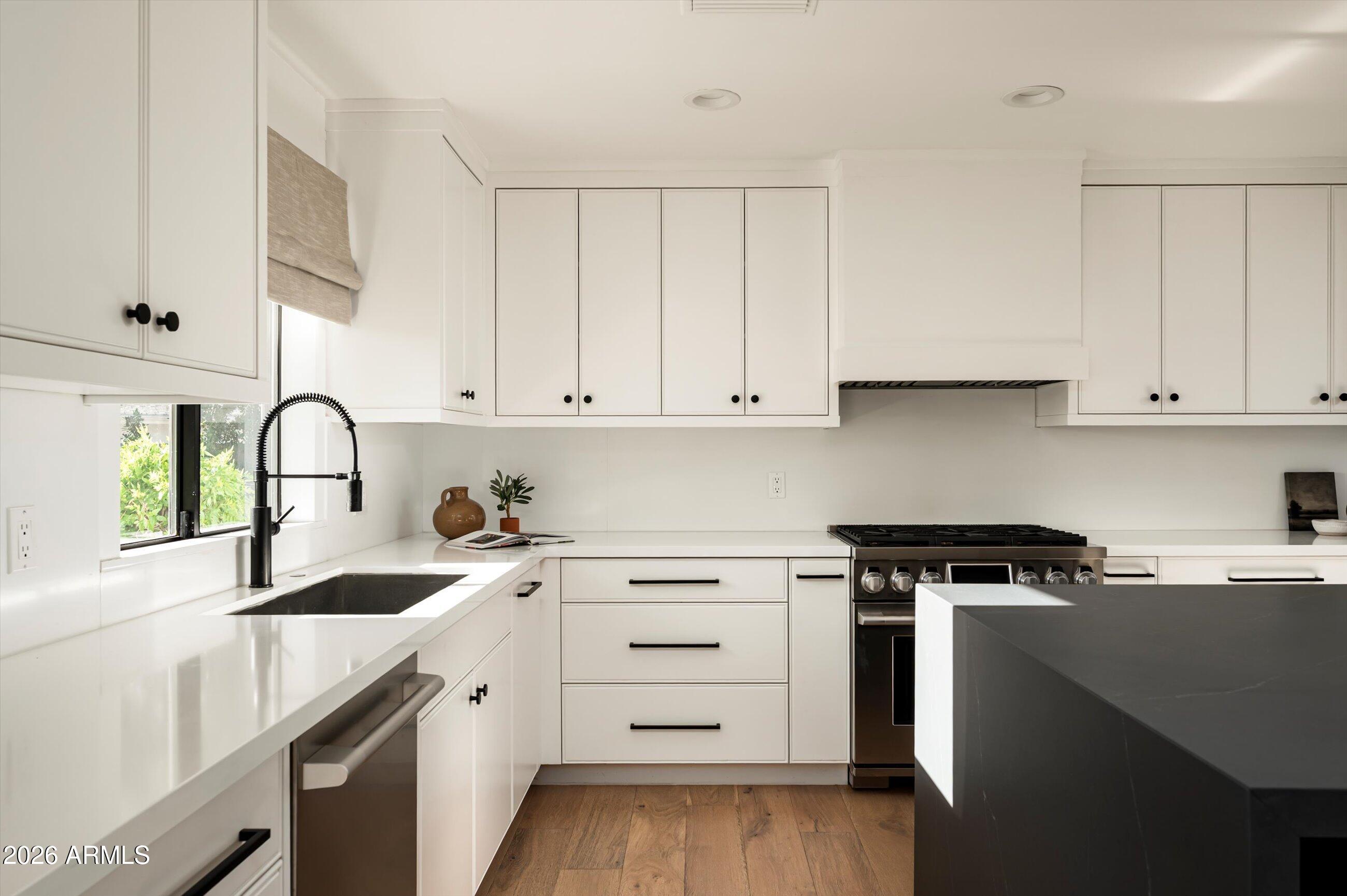 3612 E PIERSON Street