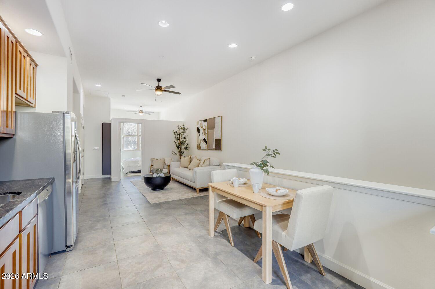 577 S ROOSEVELT Street