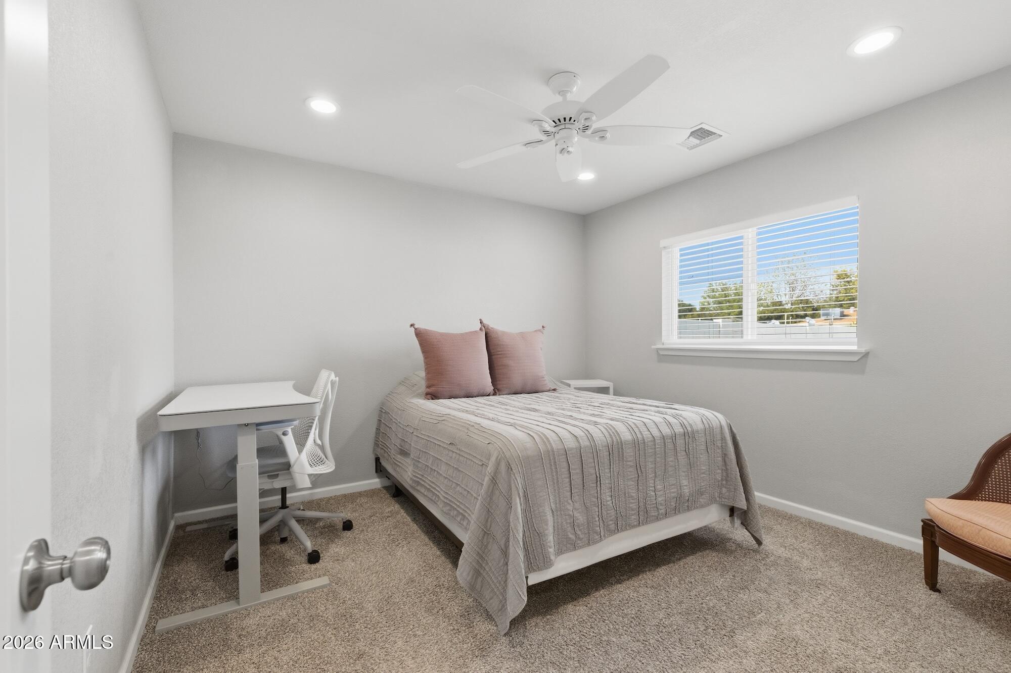 2030 E WHITTON Avenue