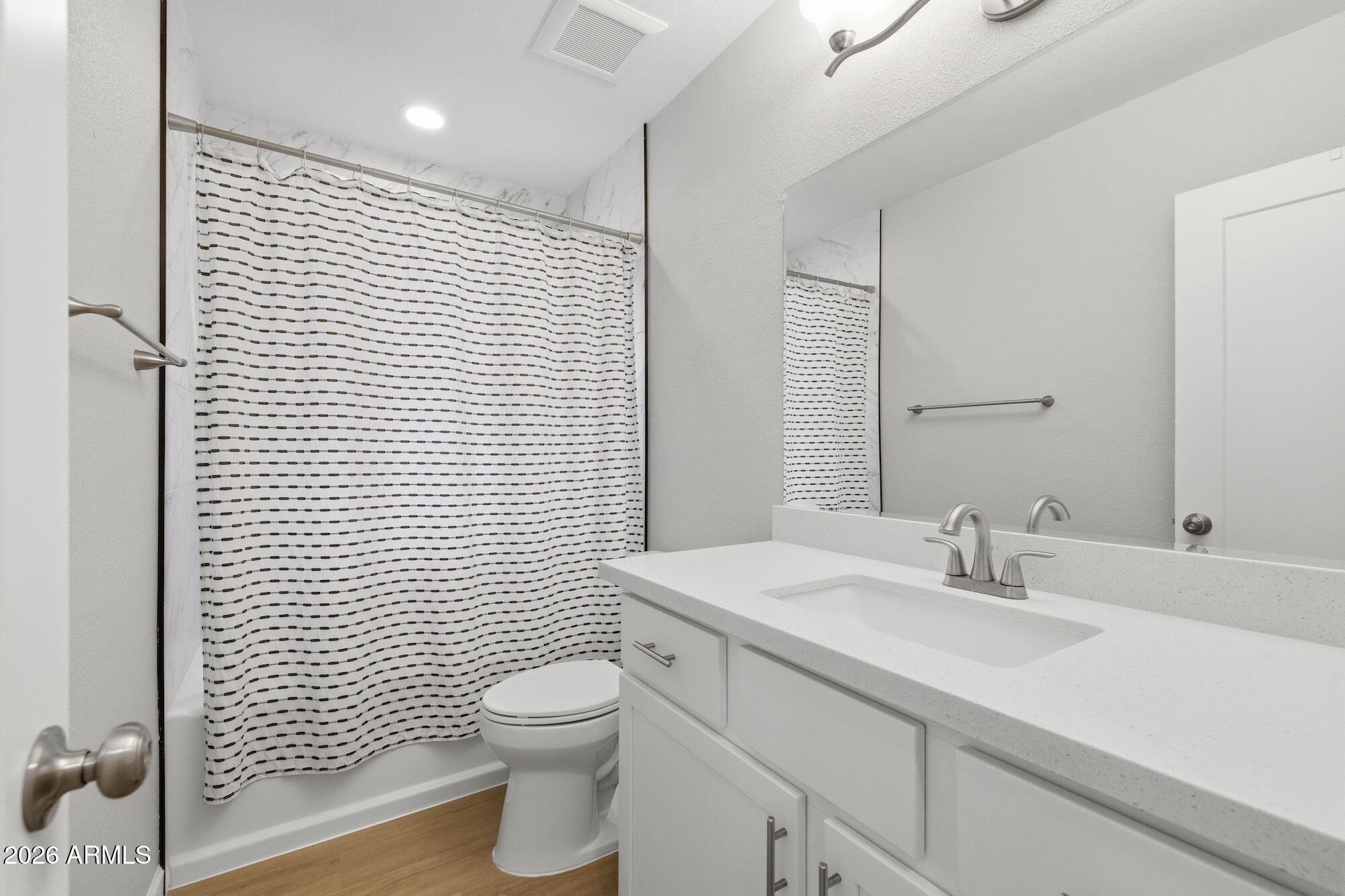 2030 E WHITTON Avenue