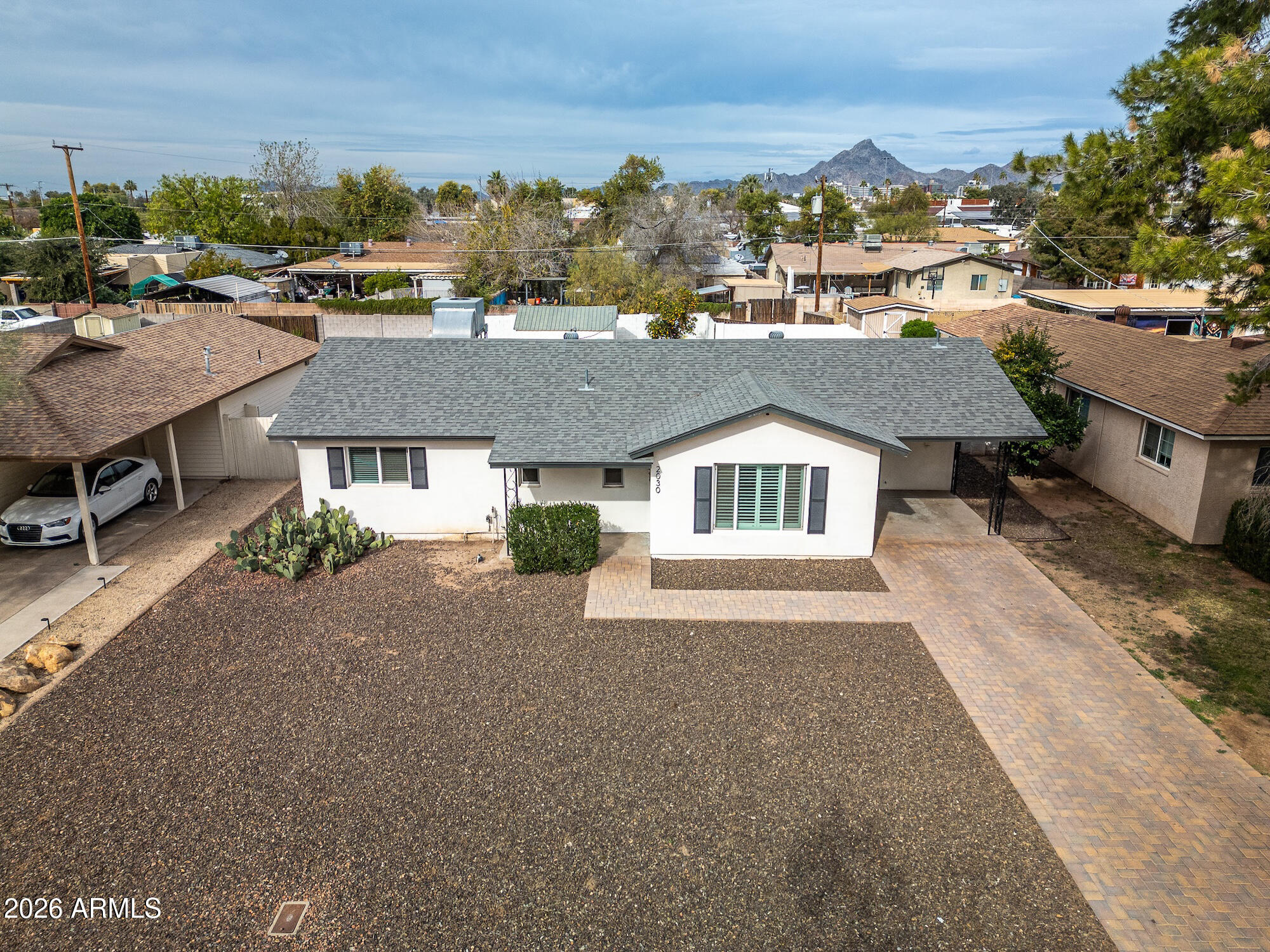 2030 E WHITTON Avenue