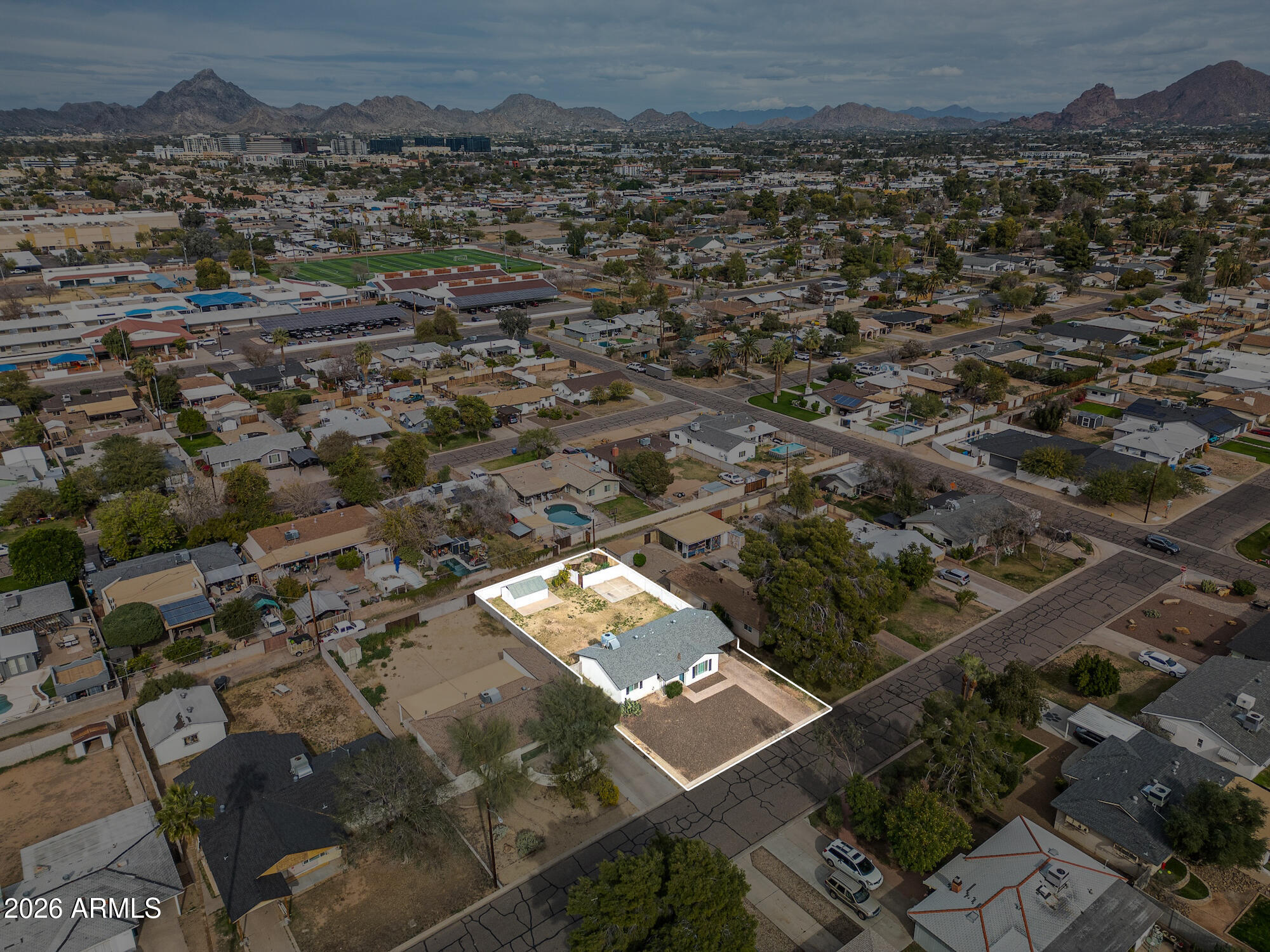 2030 E WHITTON Avenue