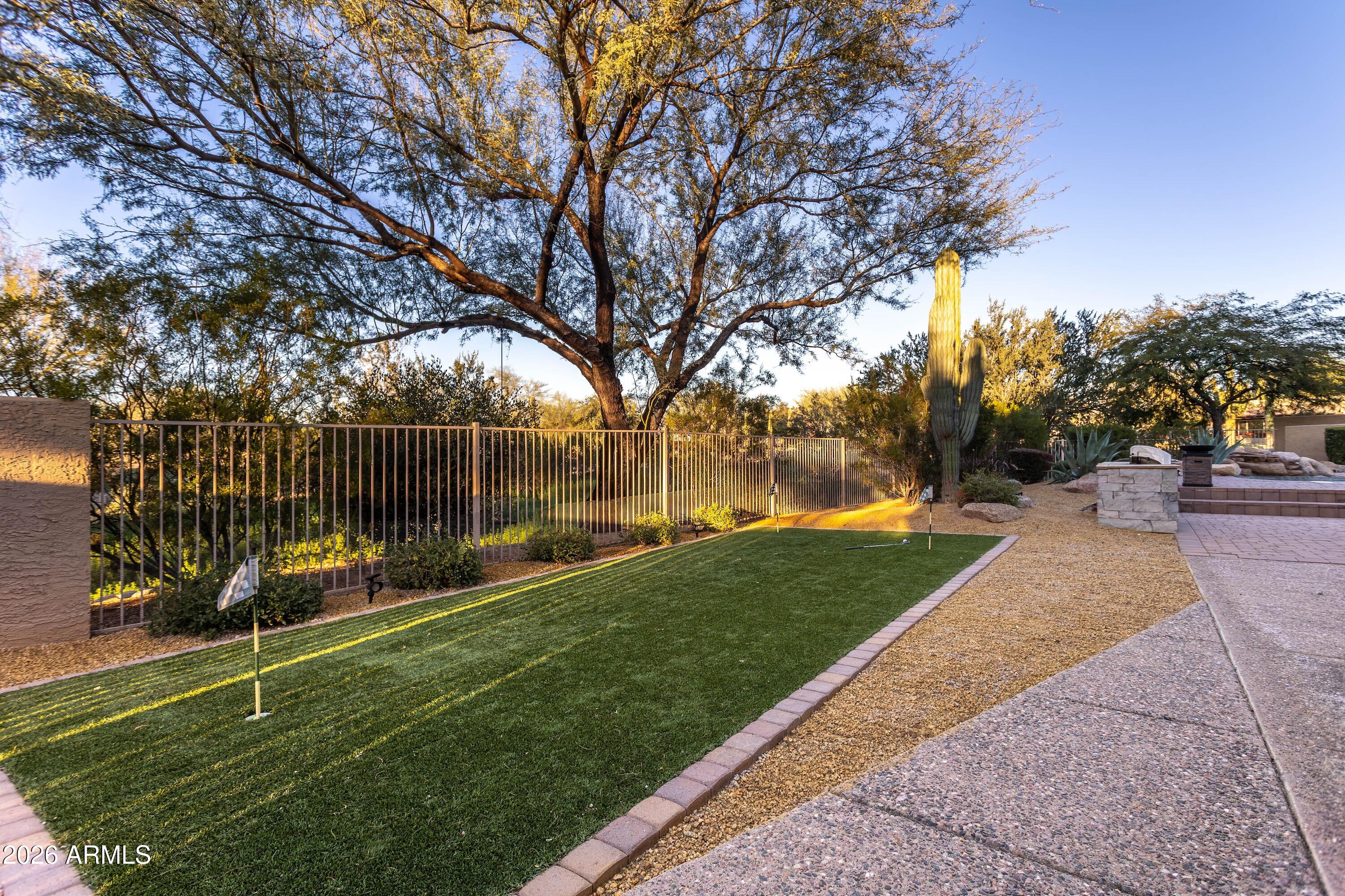 4727 E RANCHO CALIENTE Drive