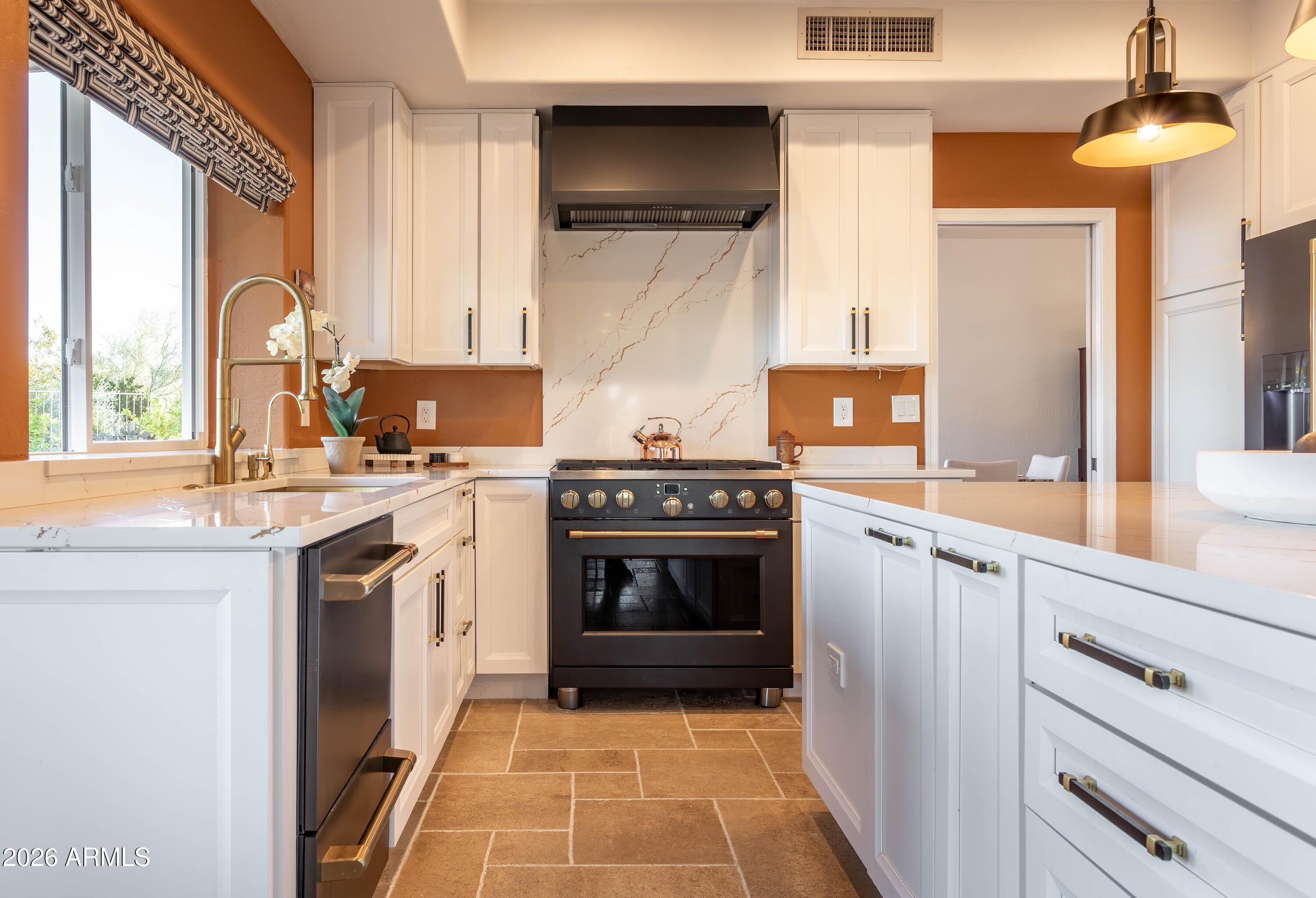 4727 E RANCHO CALIENTE Drive