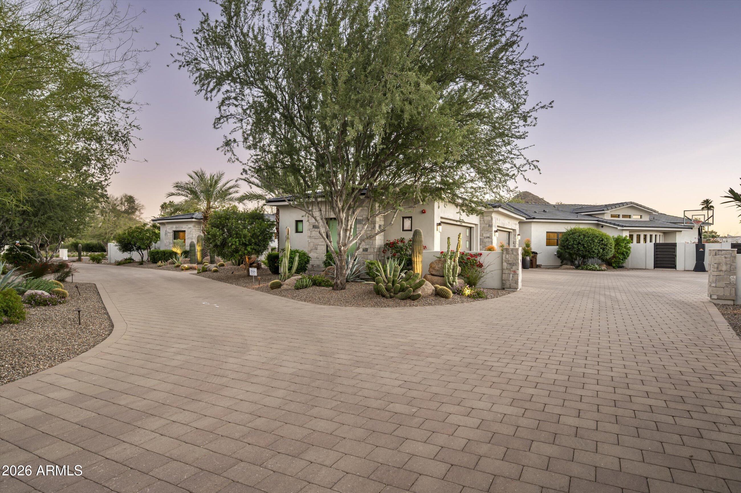 8700 N 55TH Place