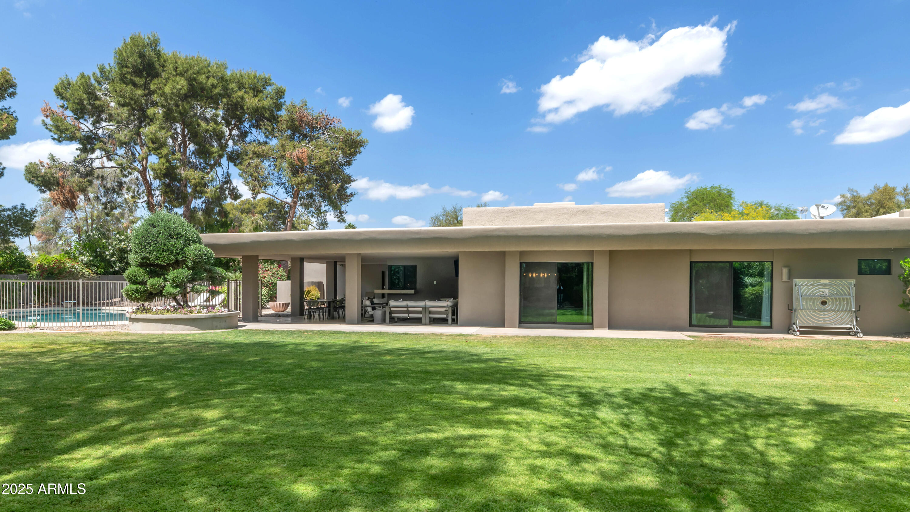 9829 N 49TH Place