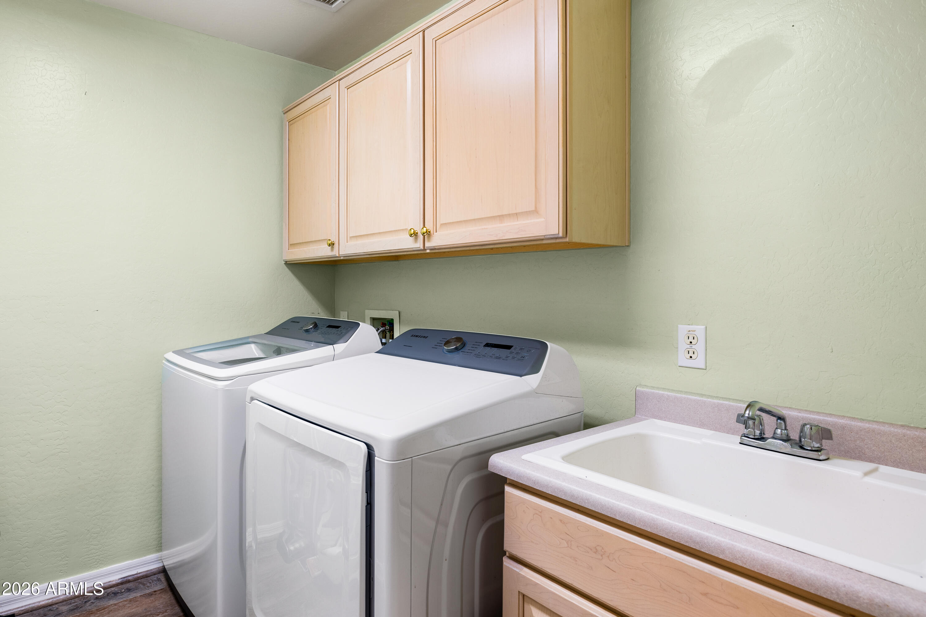 7042 W MORNING DOVE Drive