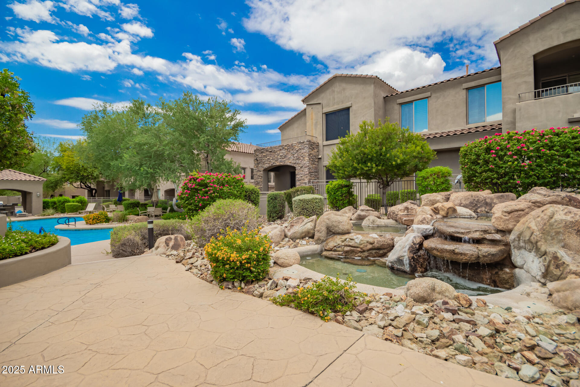 19475 N GRAYHAWK Drive 2121