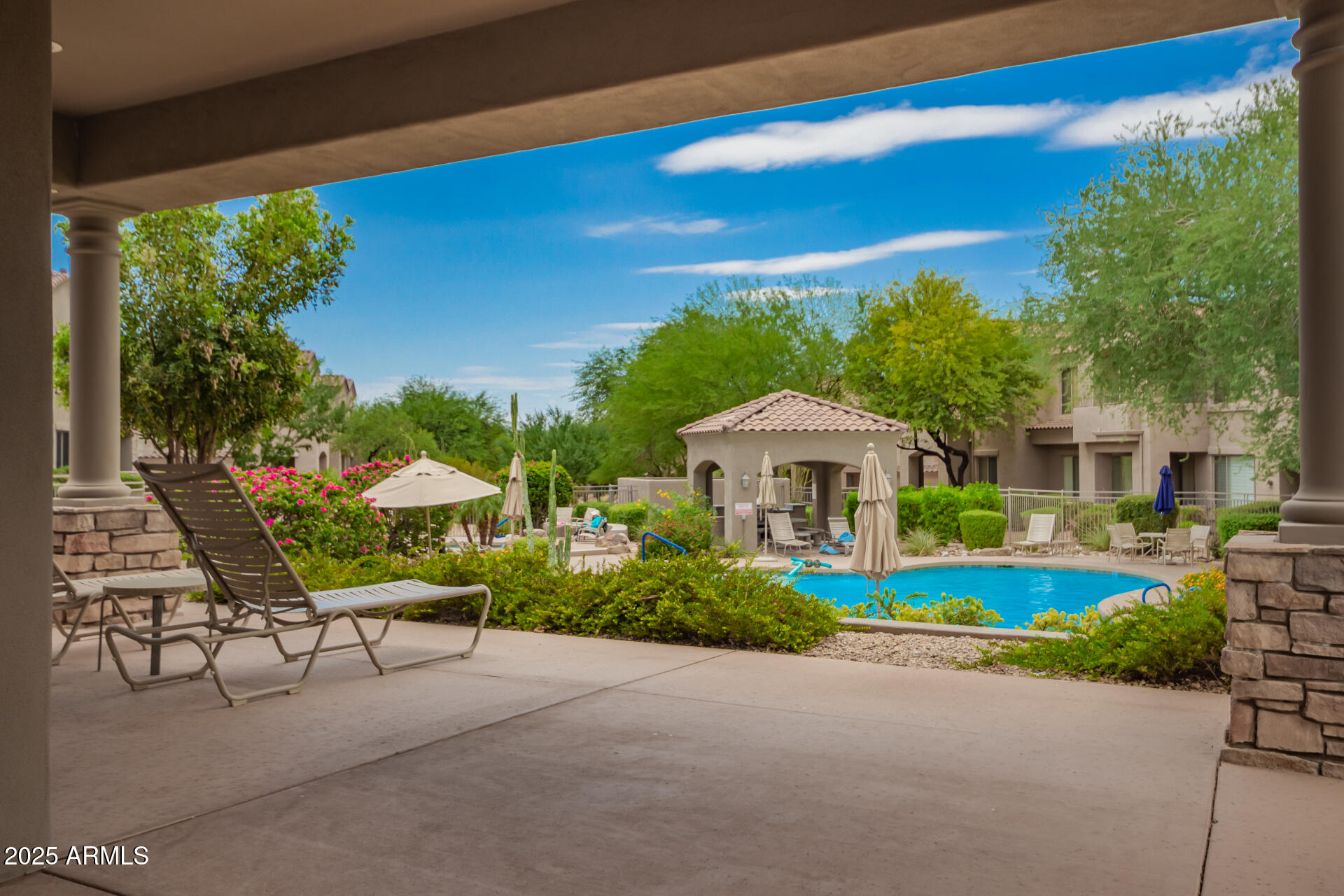 19475 N GRAYHAWK Drive 2121