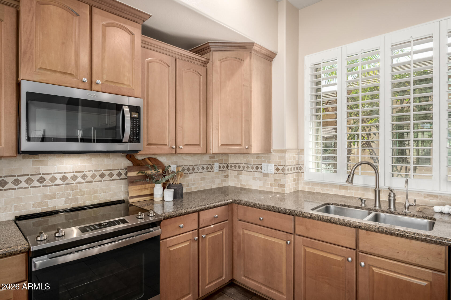 2438 E IRIS Drive
