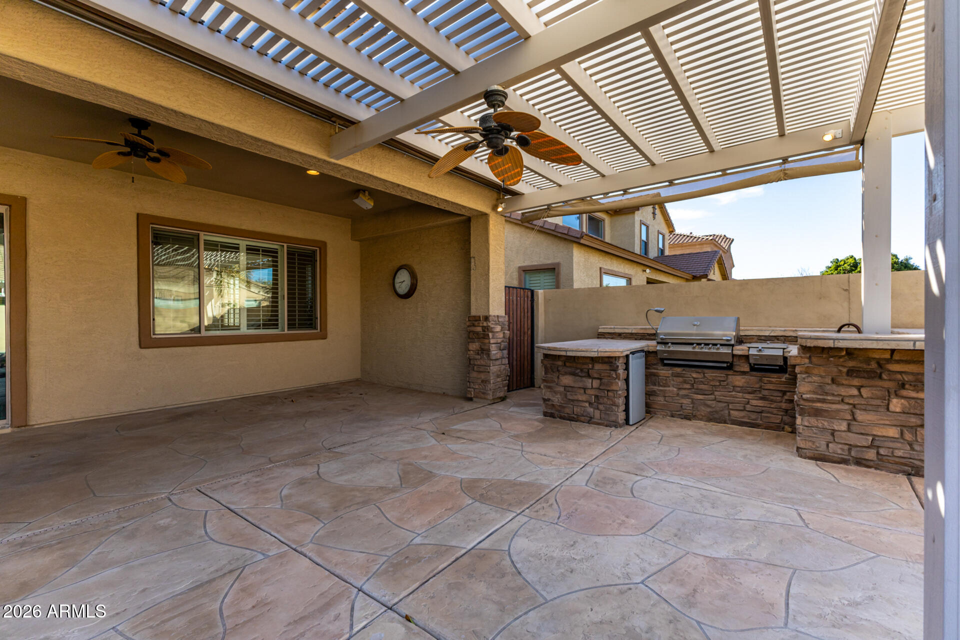 2438 E IRIS Drive