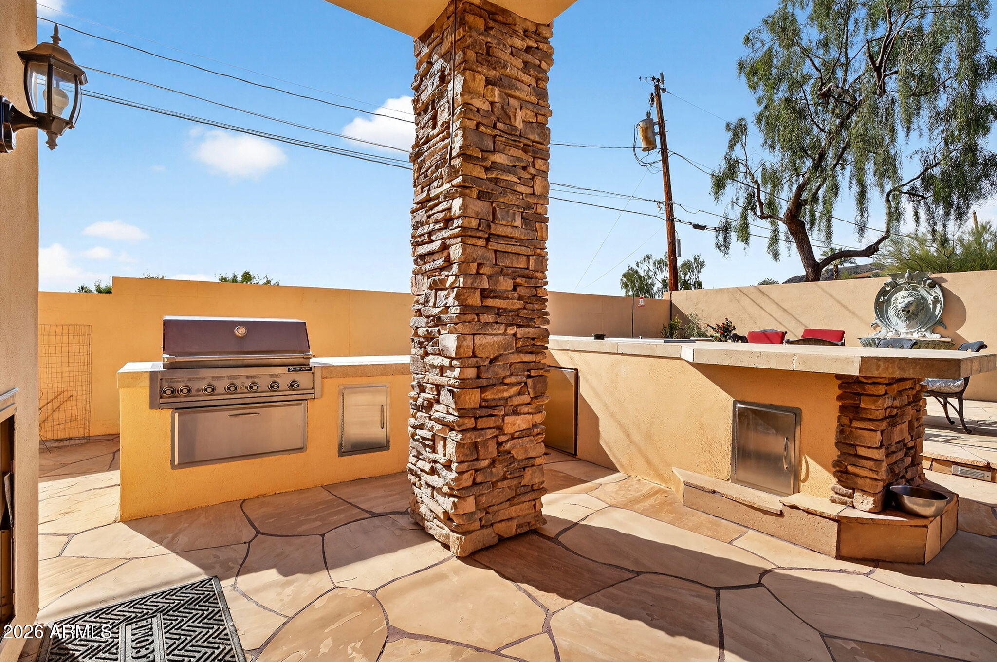 1343 E LUPINE Avenue