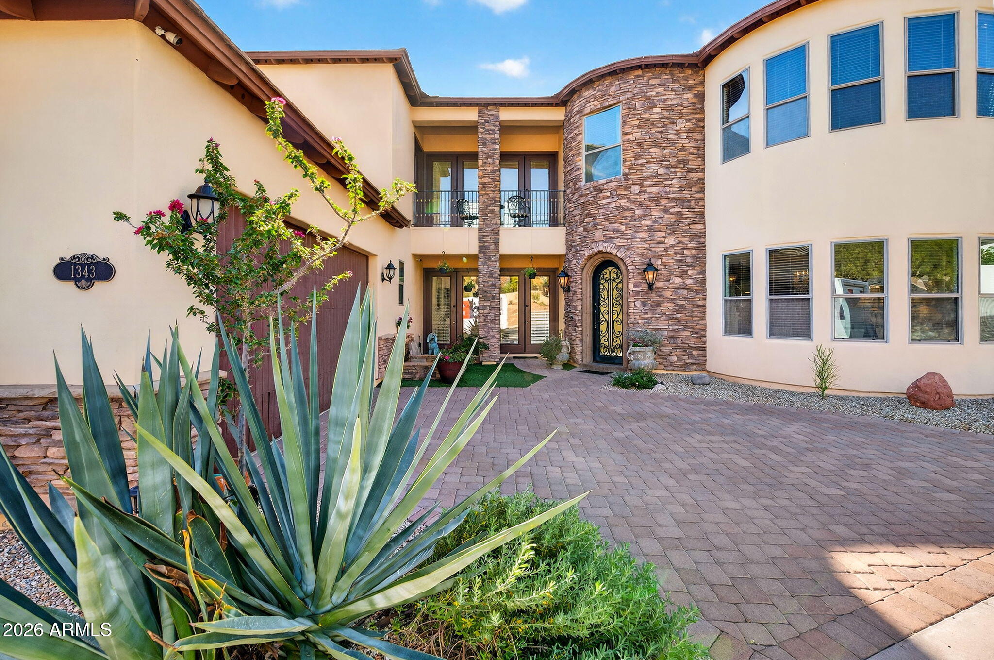 1343 E LUPINE Avenue