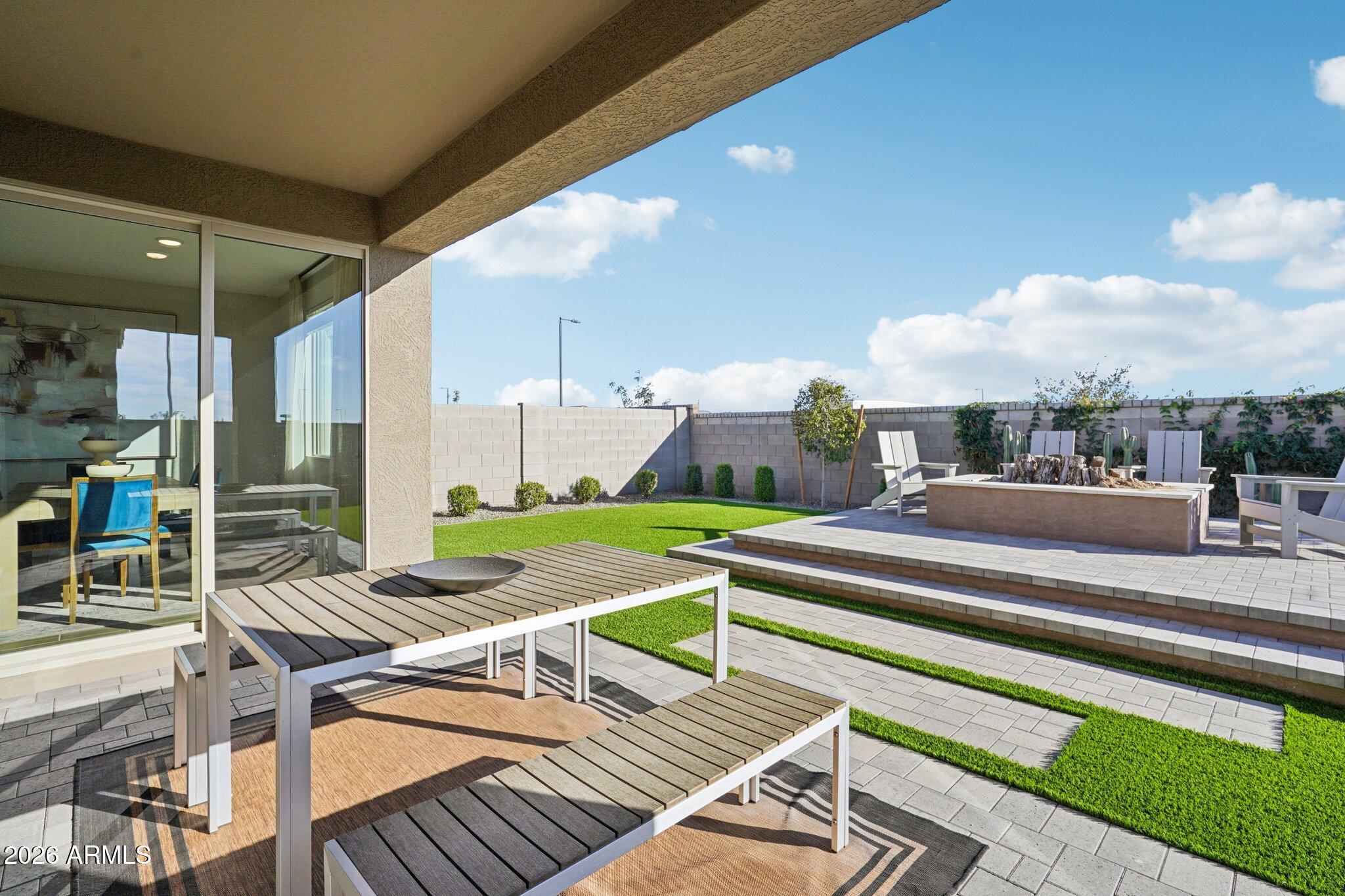 2551 E HOMESTEADER Road