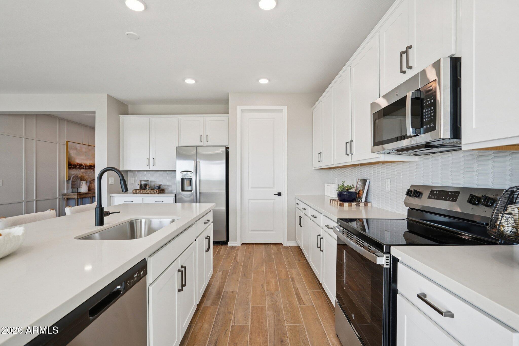 2551 E HOMESTEADER Road