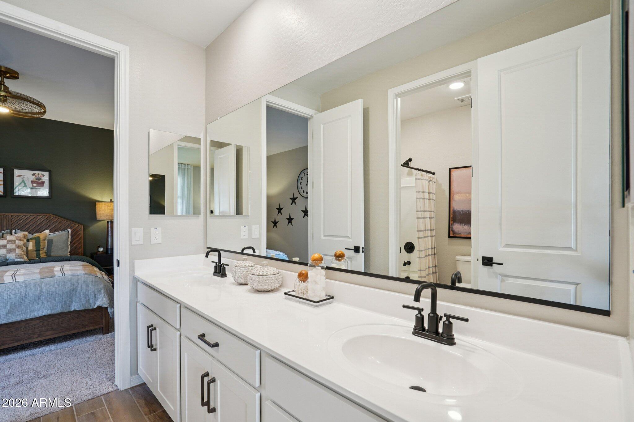 2551 E HOMESTEADER Road