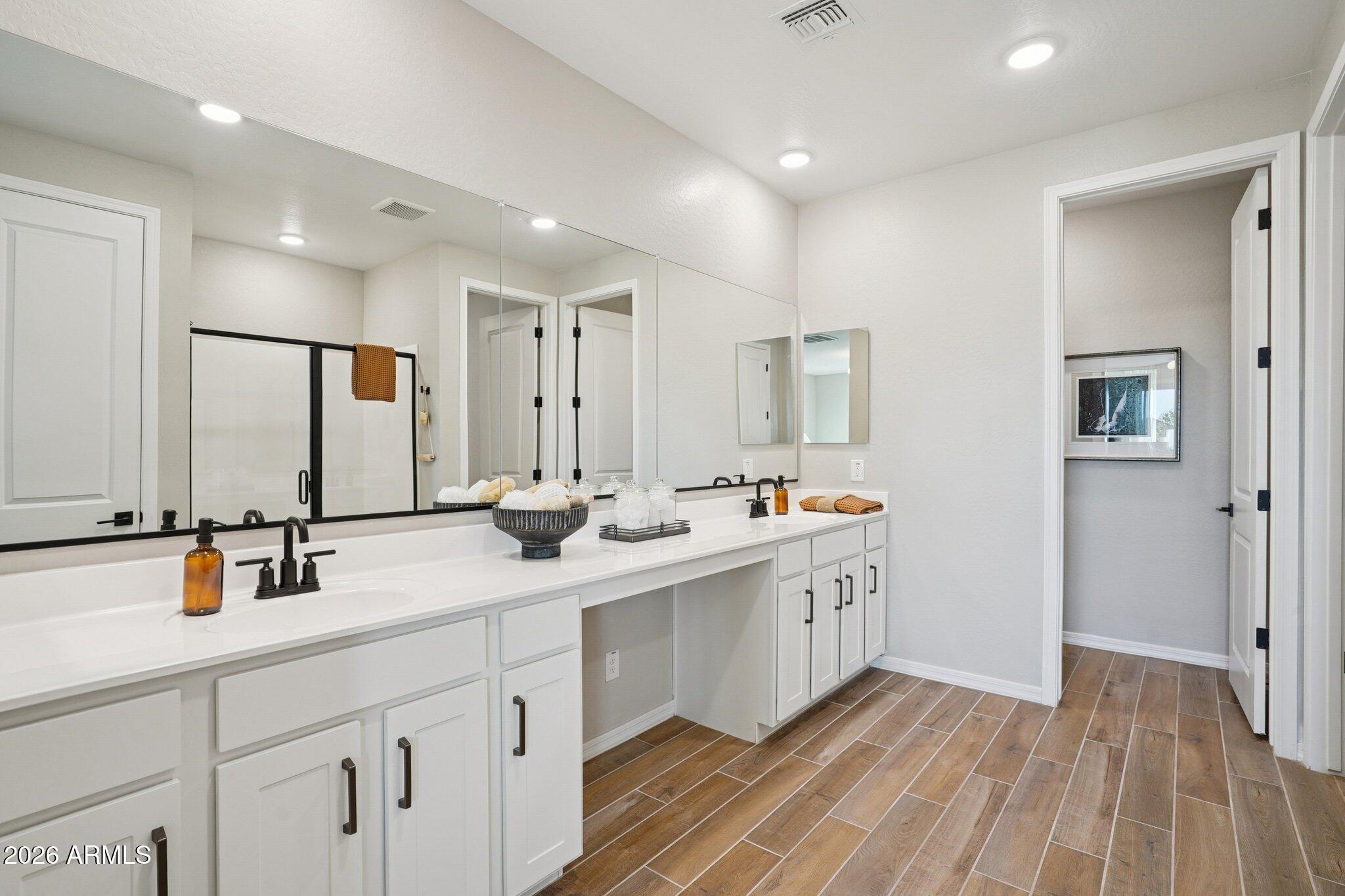 2551 E HOMESTEADER Road