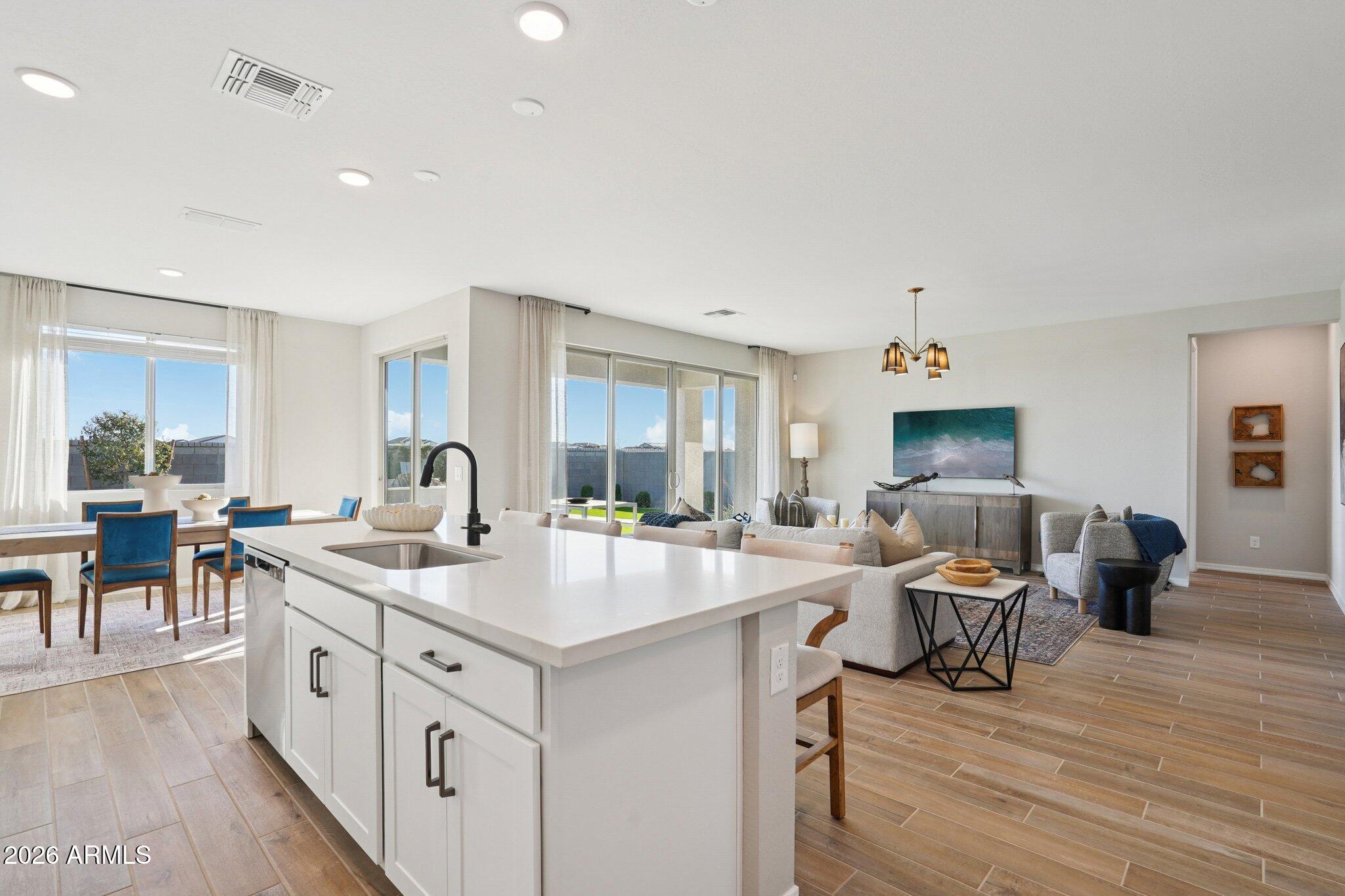 2551 E HOMESTEADER Road