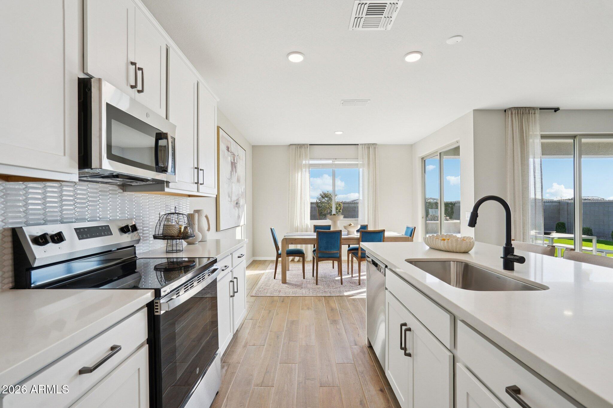 2551 E HOMESTEADER Road