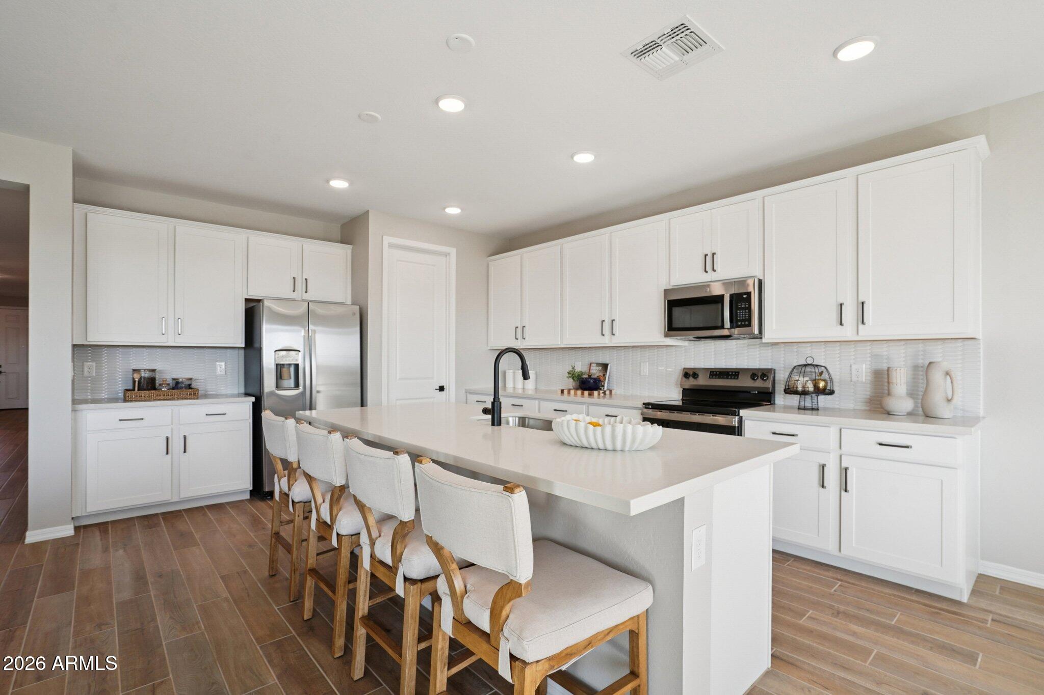 2551 E HOMESTEADER Road