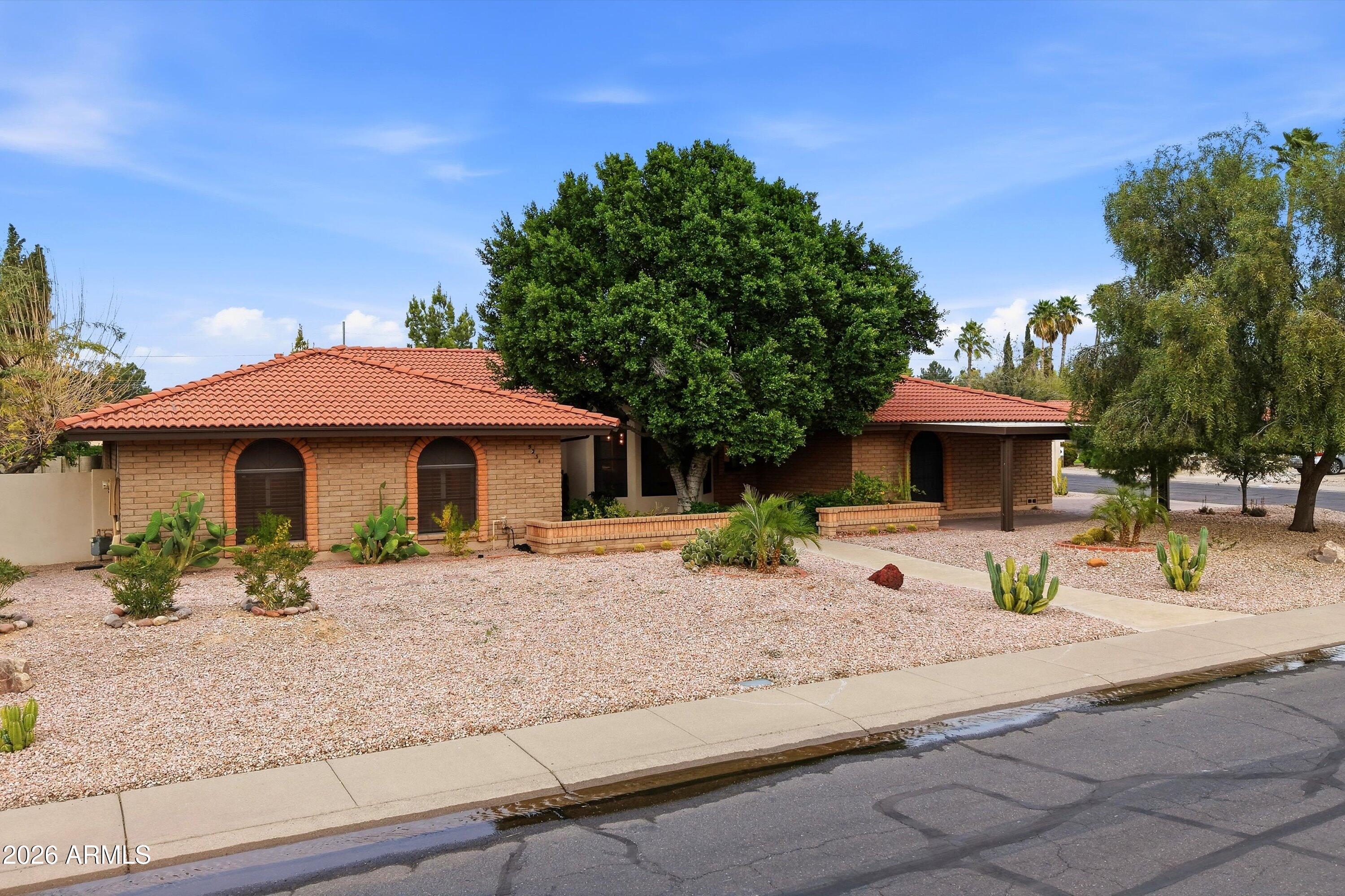 5234 E PARADISE Drive