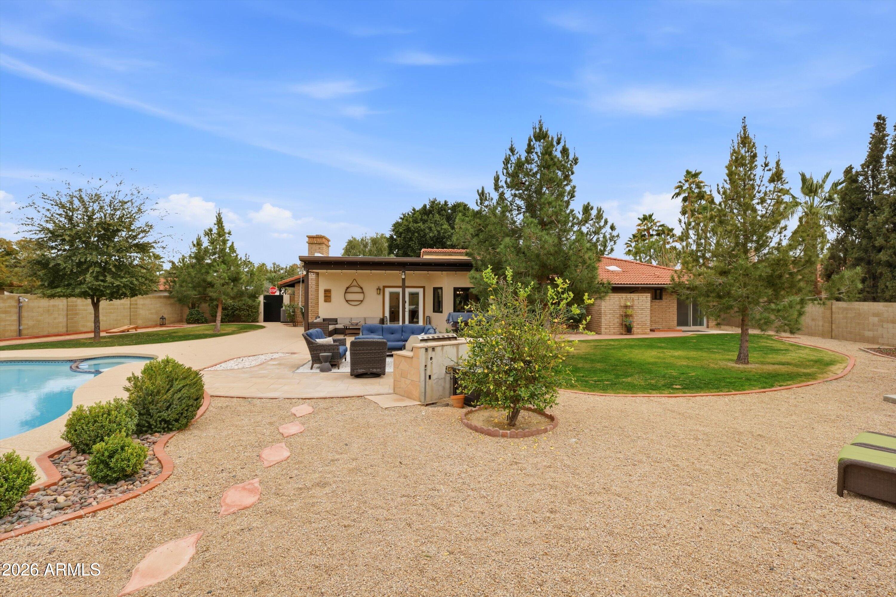 5234 E PARADISE Drive