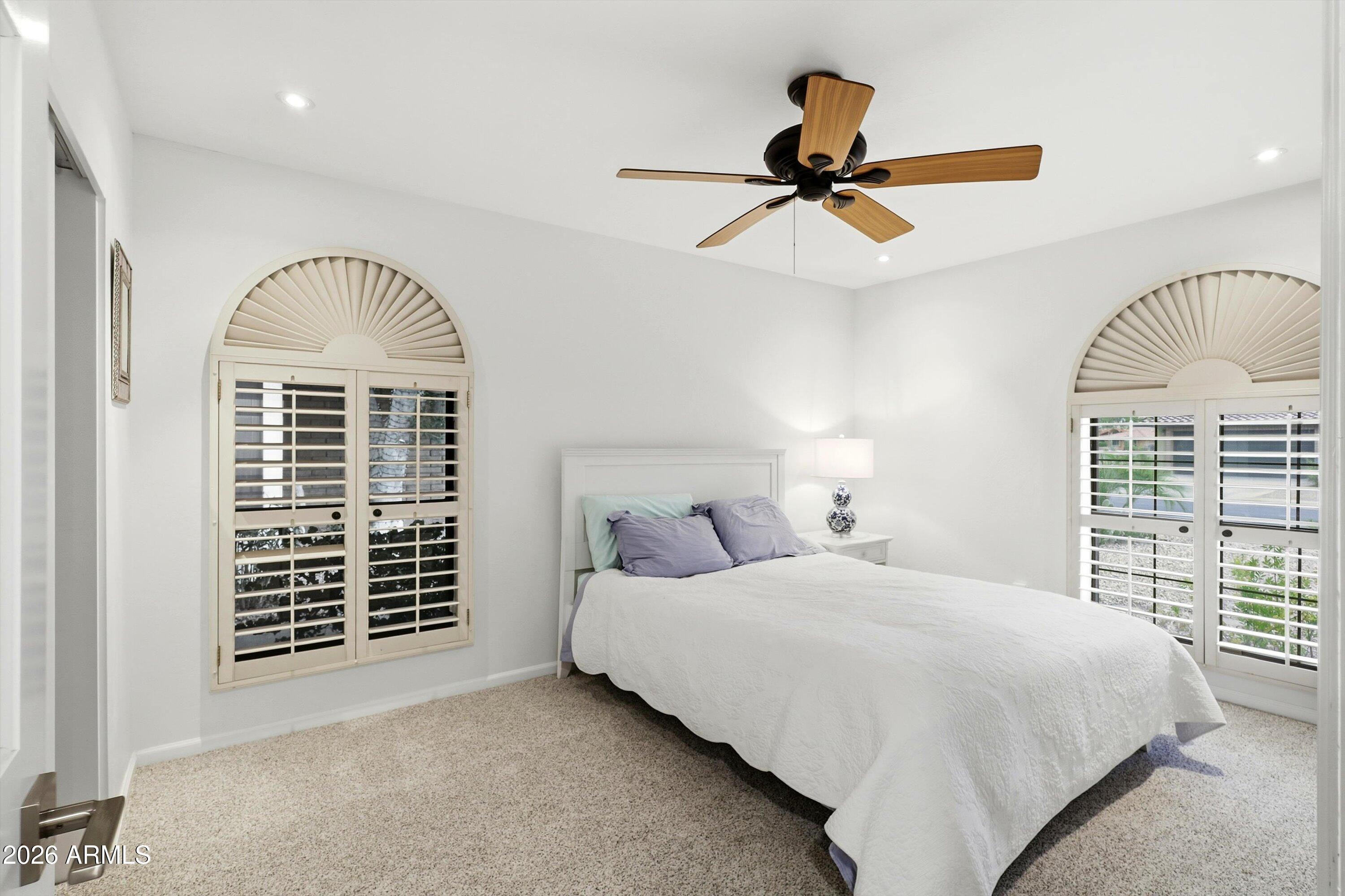 5234 E PARADISE Drive