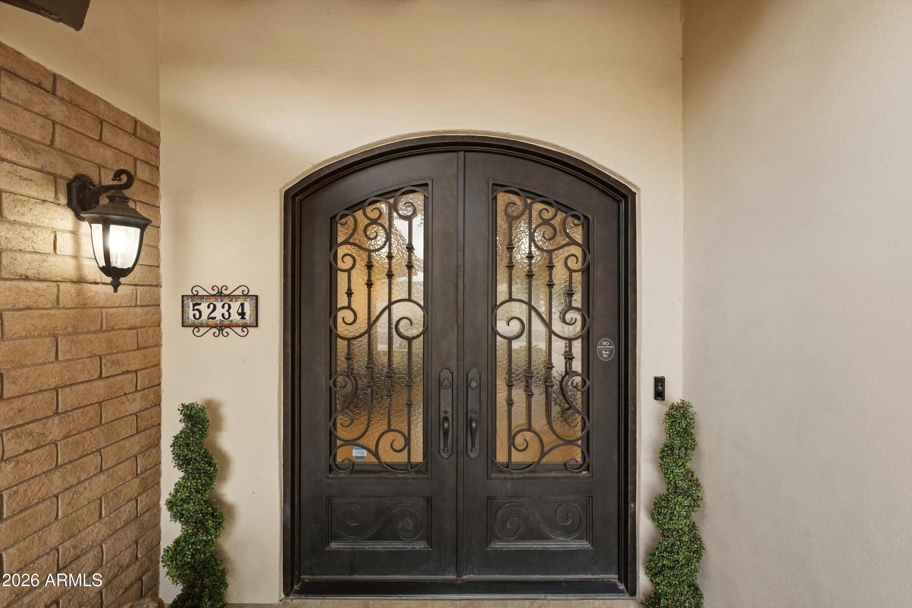 5234 E PARADISE Drive