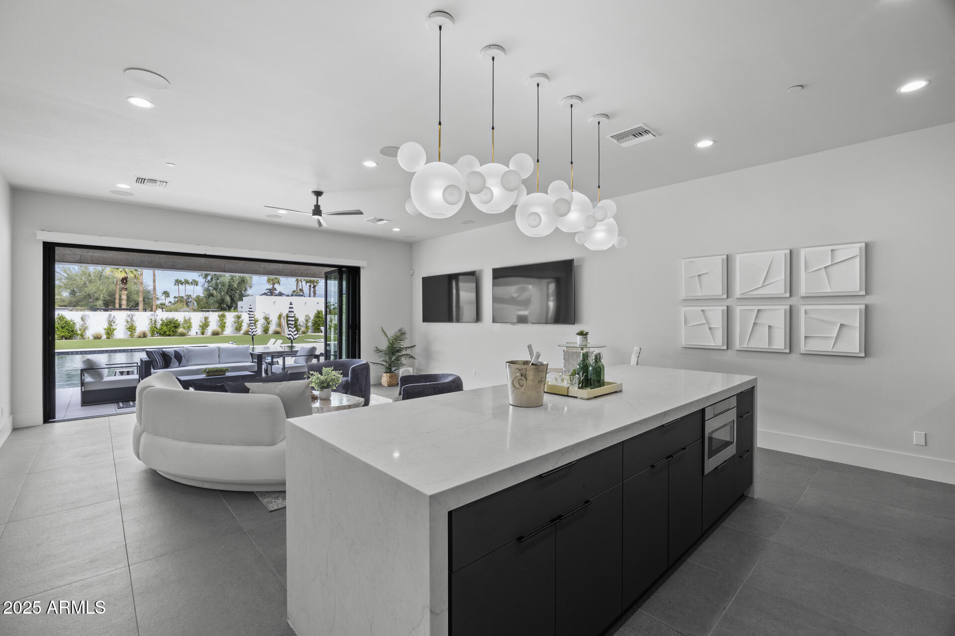 8520 E CACTUS WREN Road