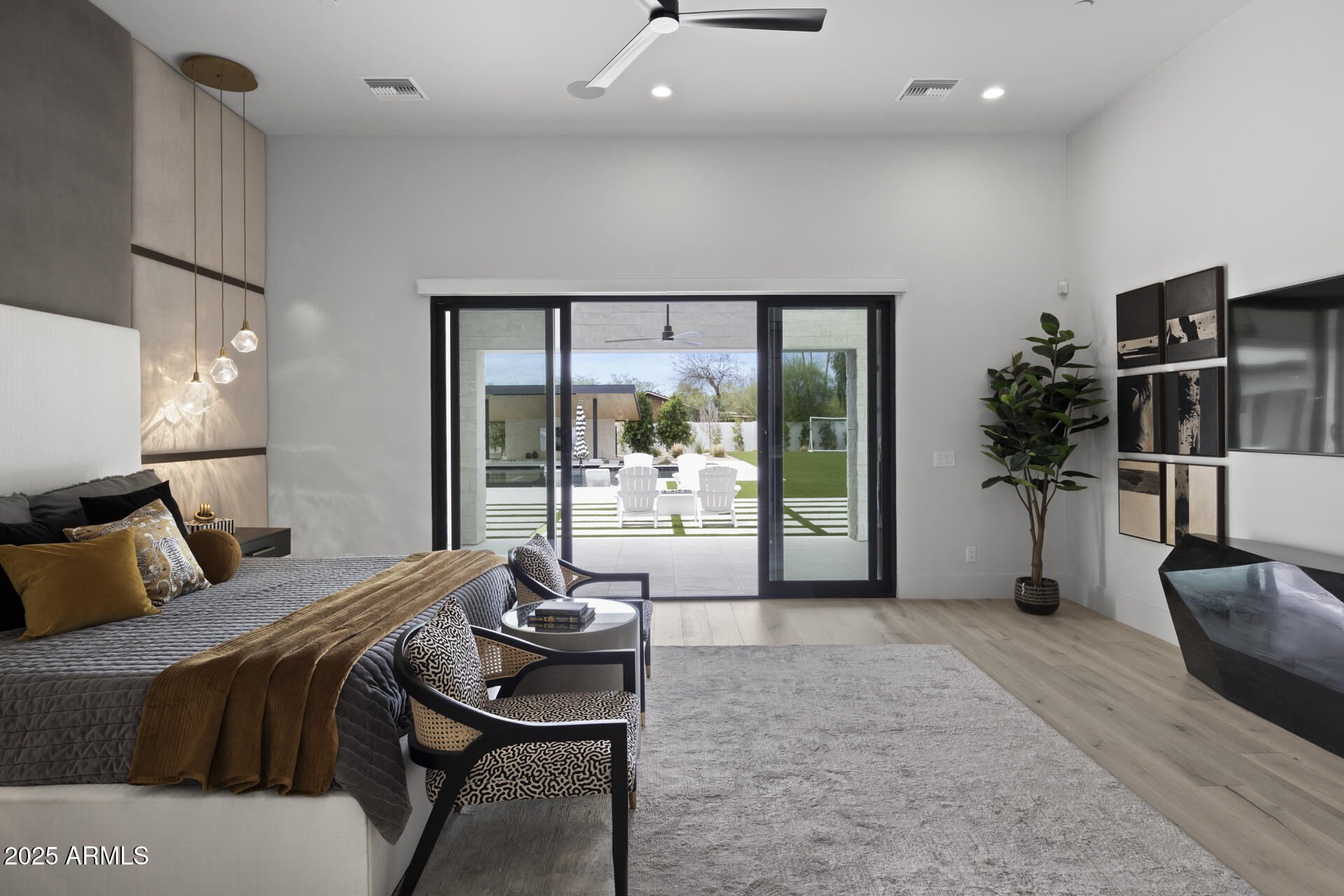 8520 E CACTUS WREN Road