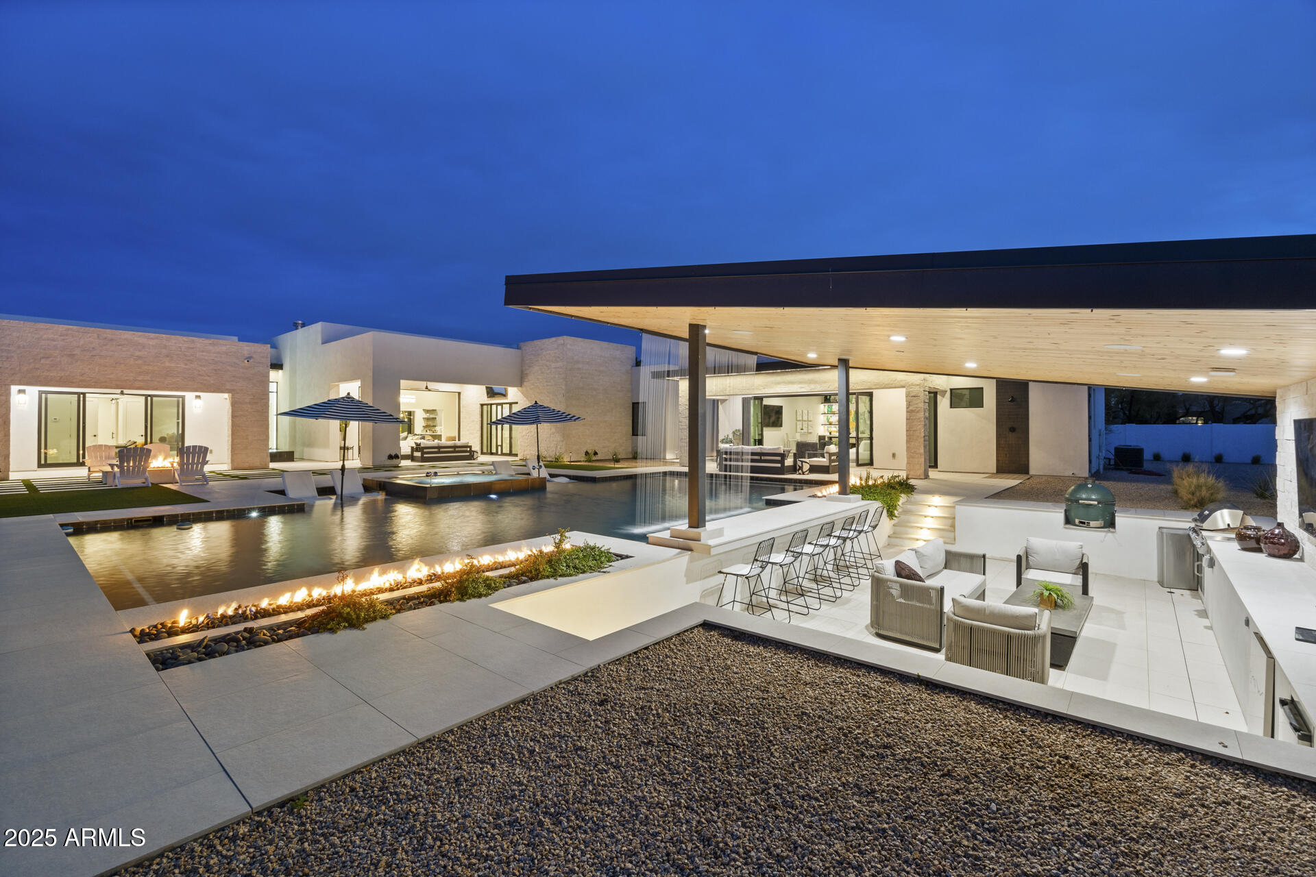 8520 E CACTUS WREN Road