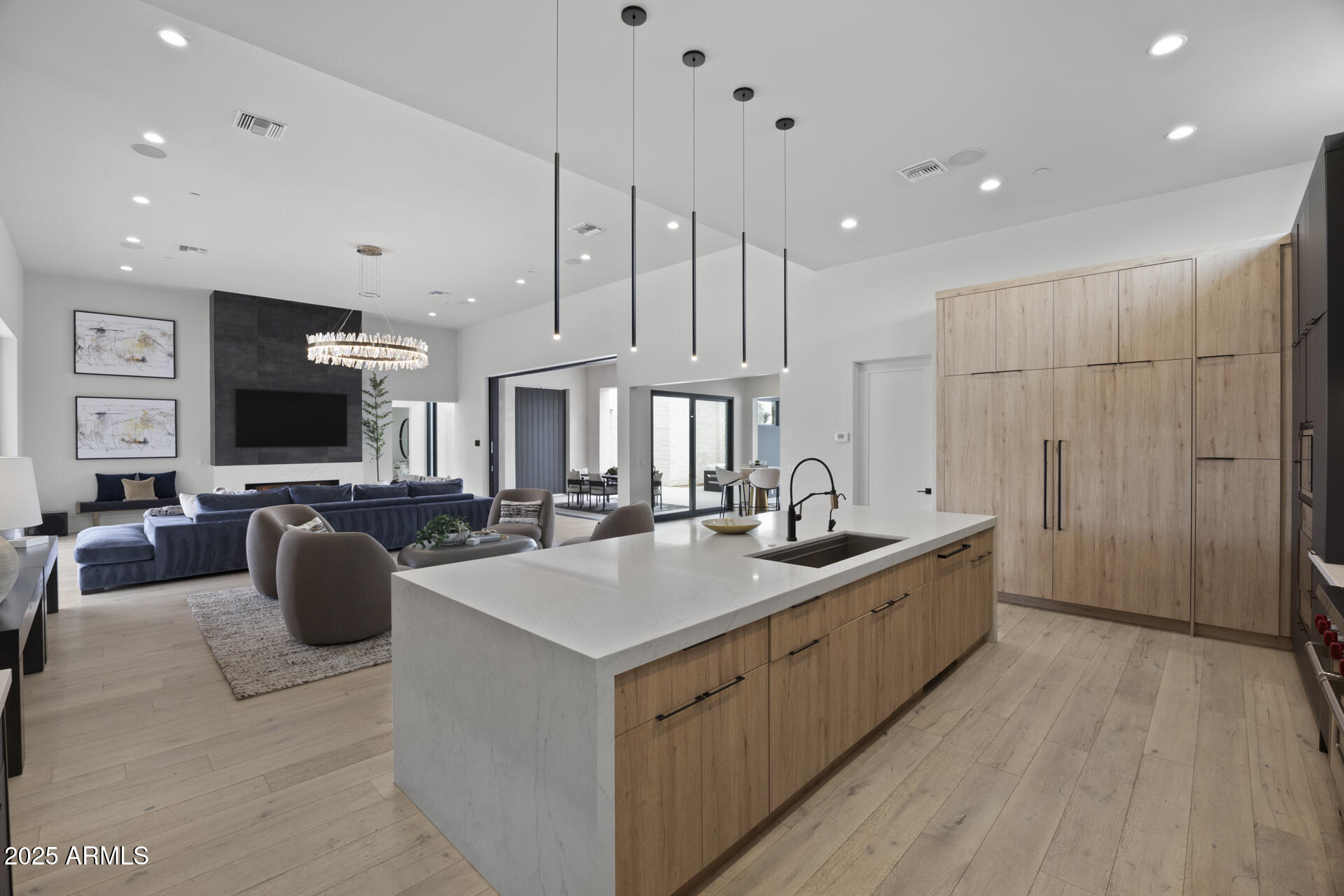 8520 E CACTUS WREN Road