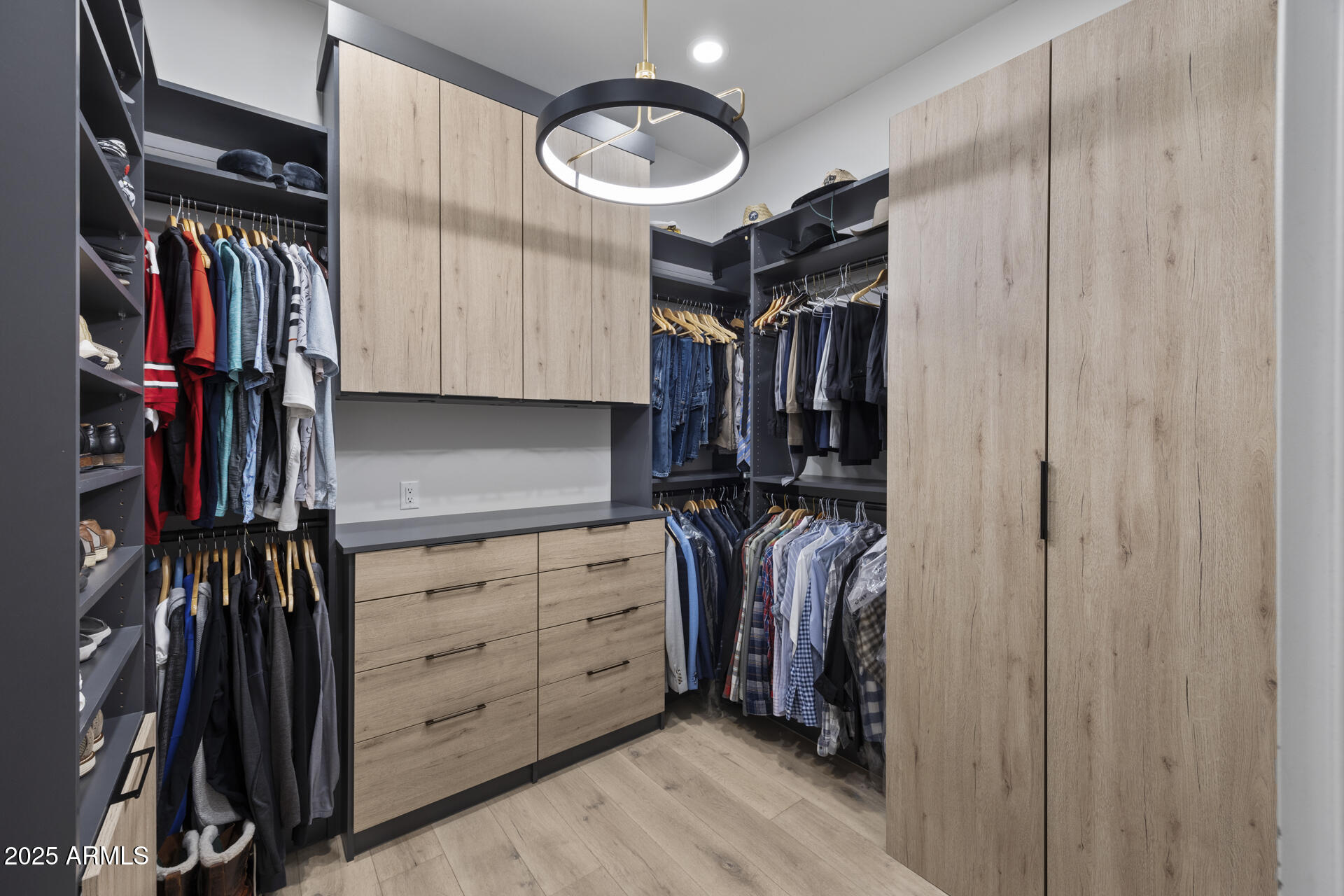 8520 E CACTUS WREN Road