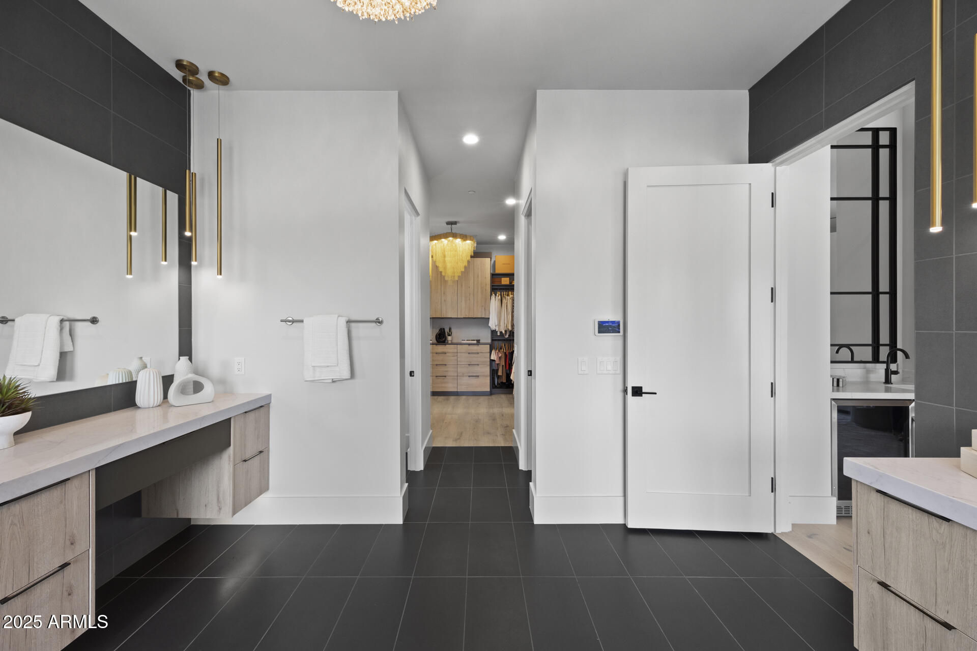 8520 E CACTUS WREN Road