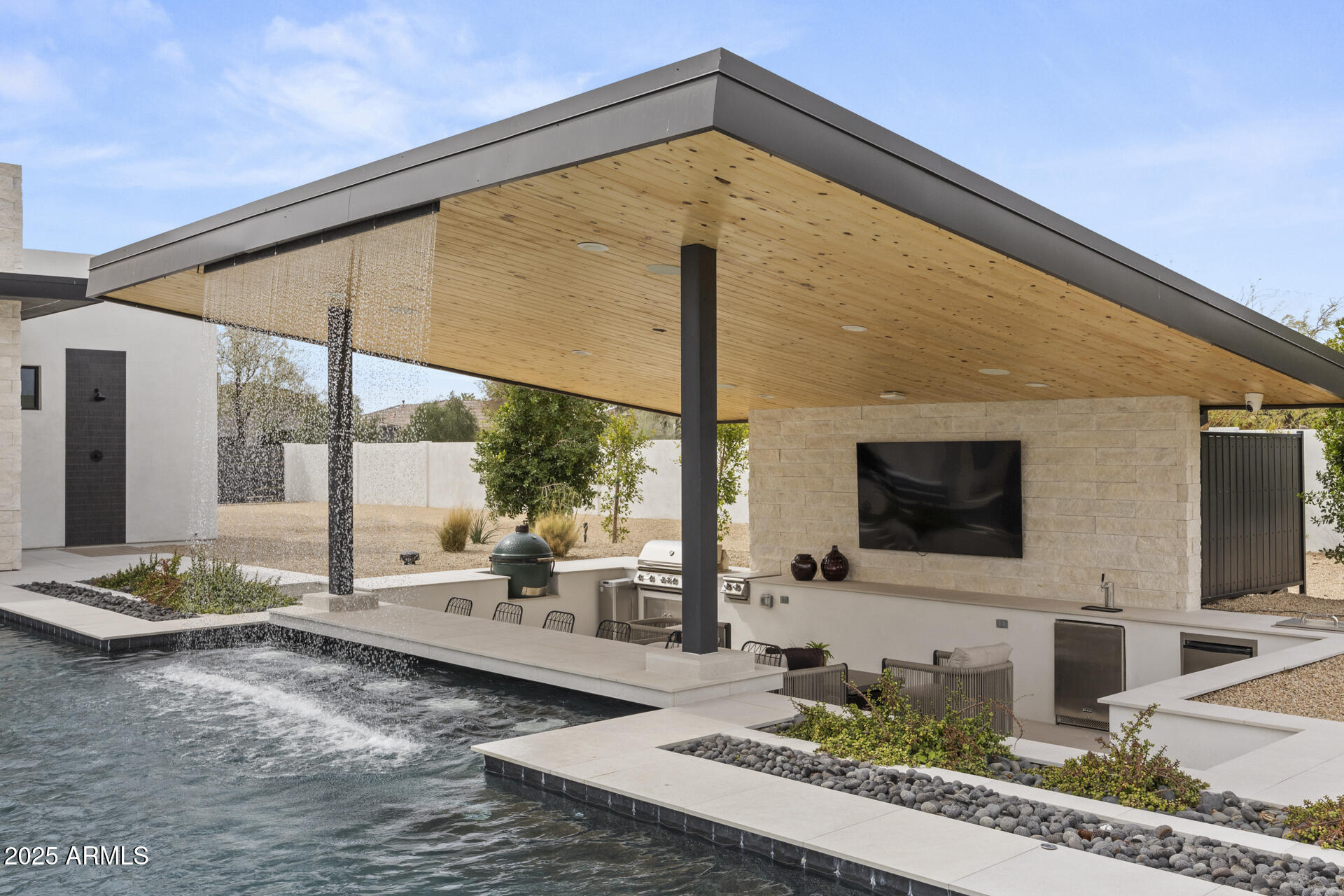 8520 E CACTUS WREN Road