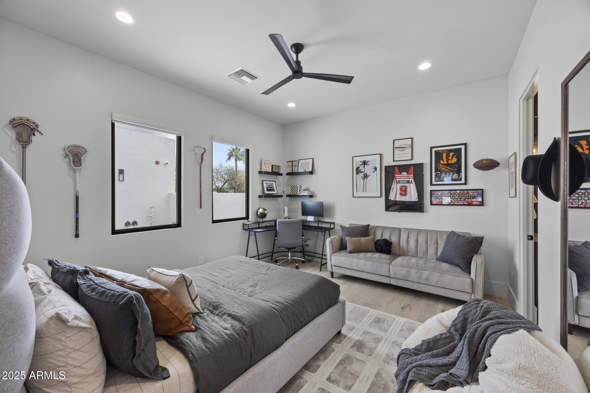 8520 E CACTUS WREN Road