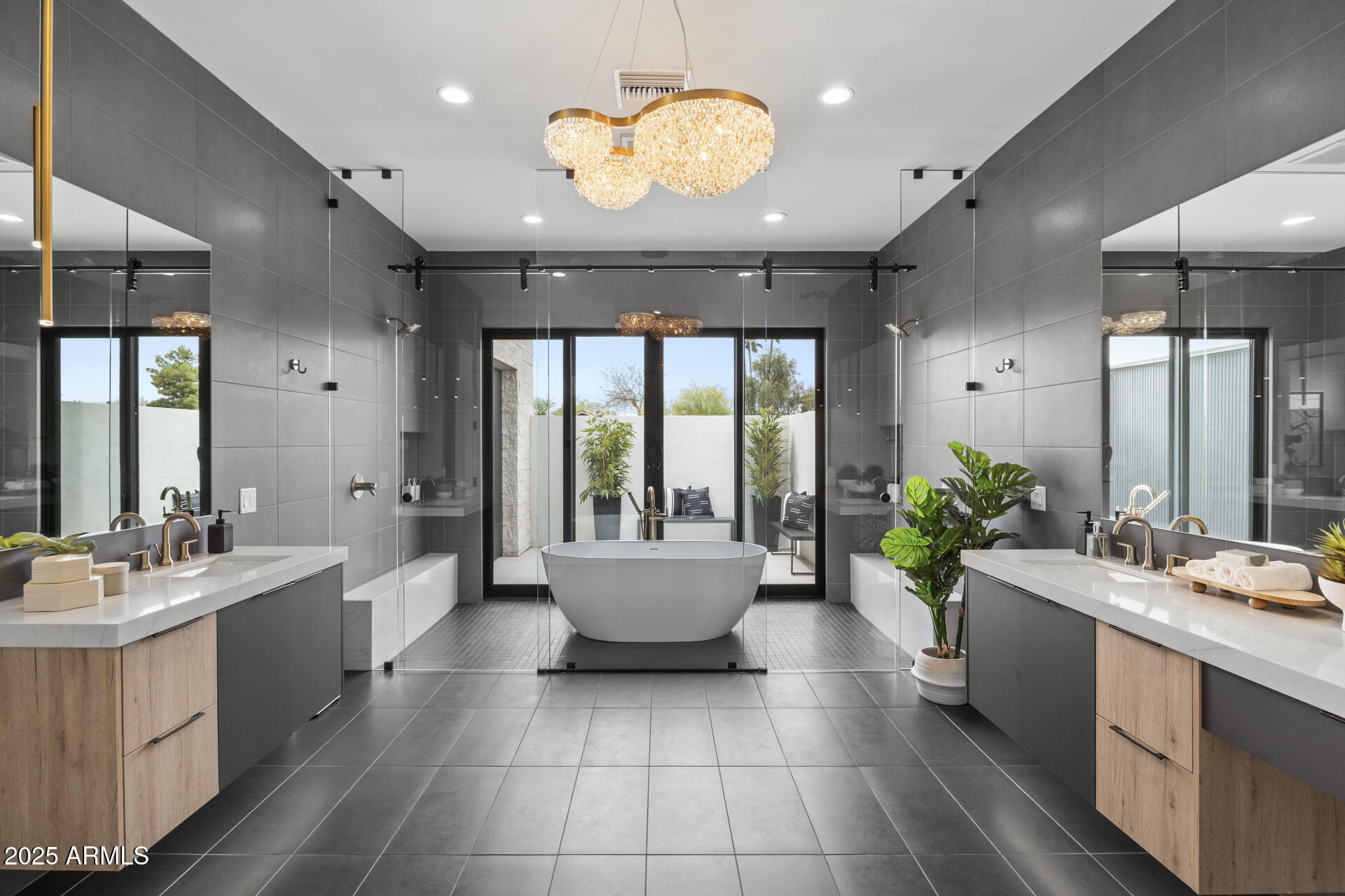 8520 E CACTUS WREN Road