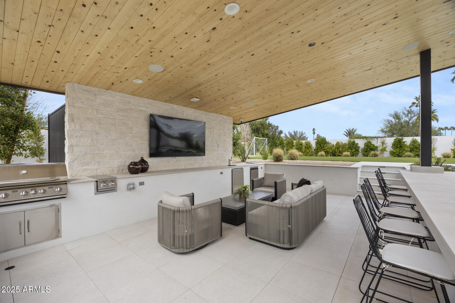 8520 E CACTUS WREN Road