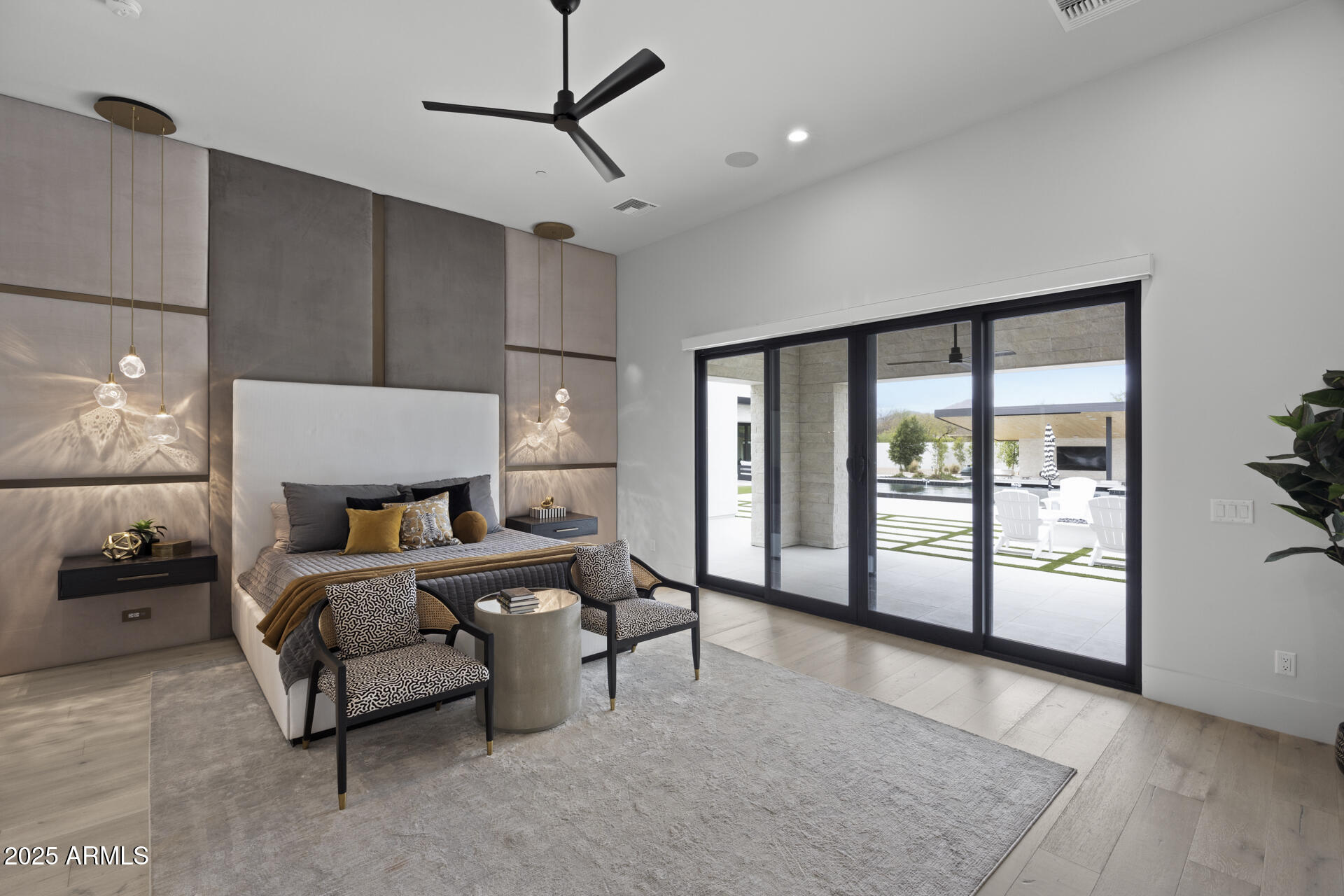 8520 E CACTUS WREN Road