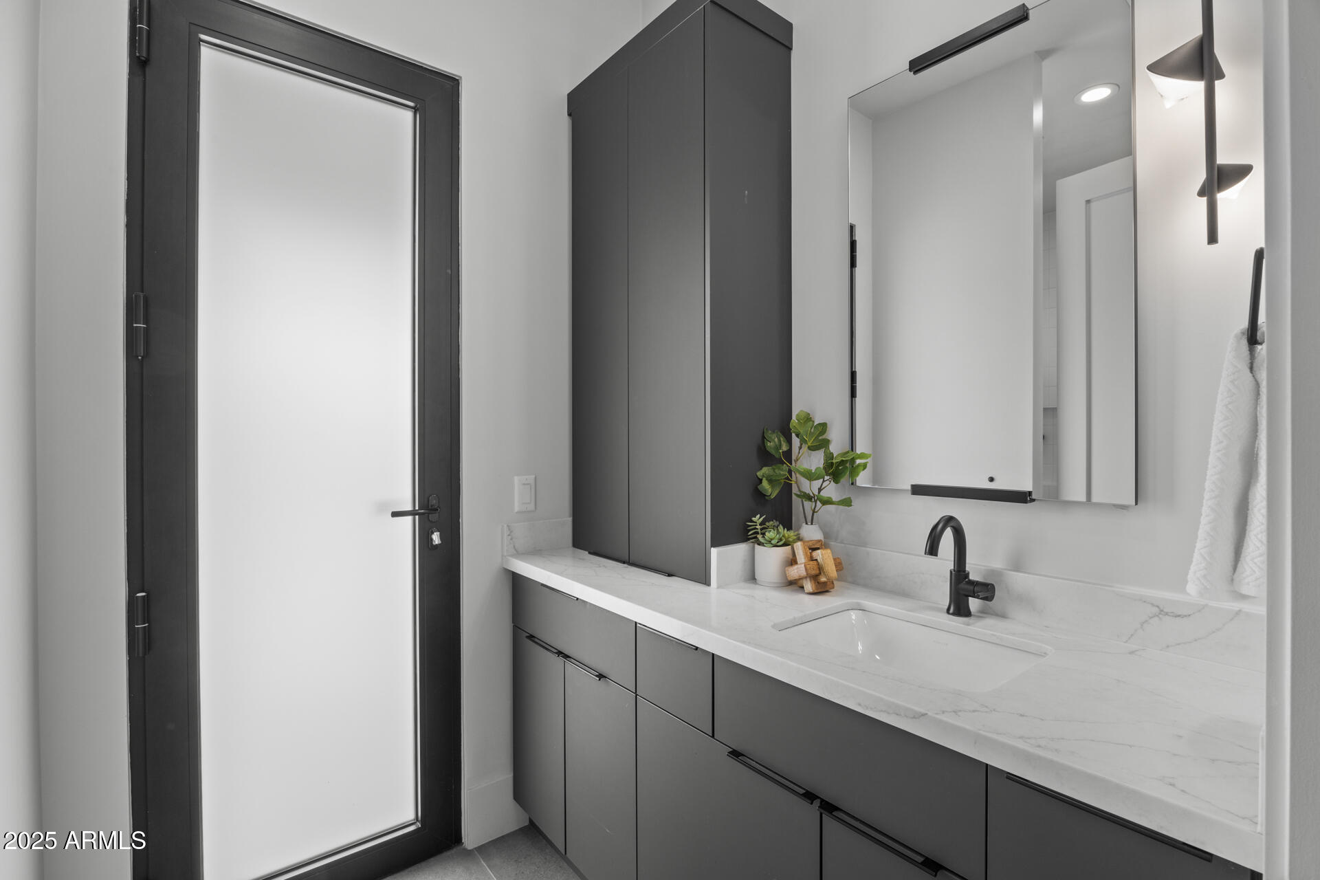 8520 E CACTUS WREN Road