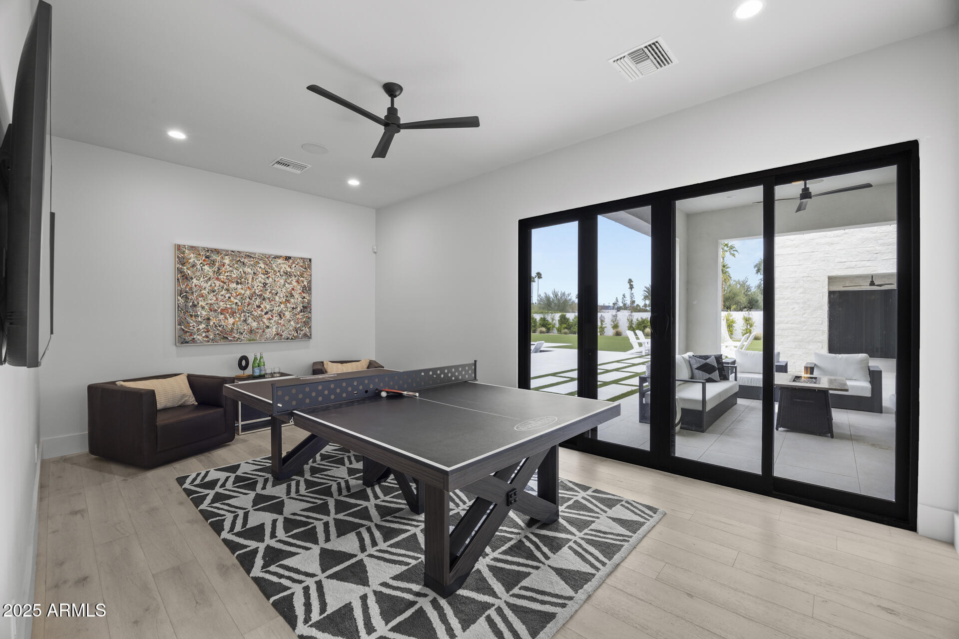 8520 E CACTUS WREN Road