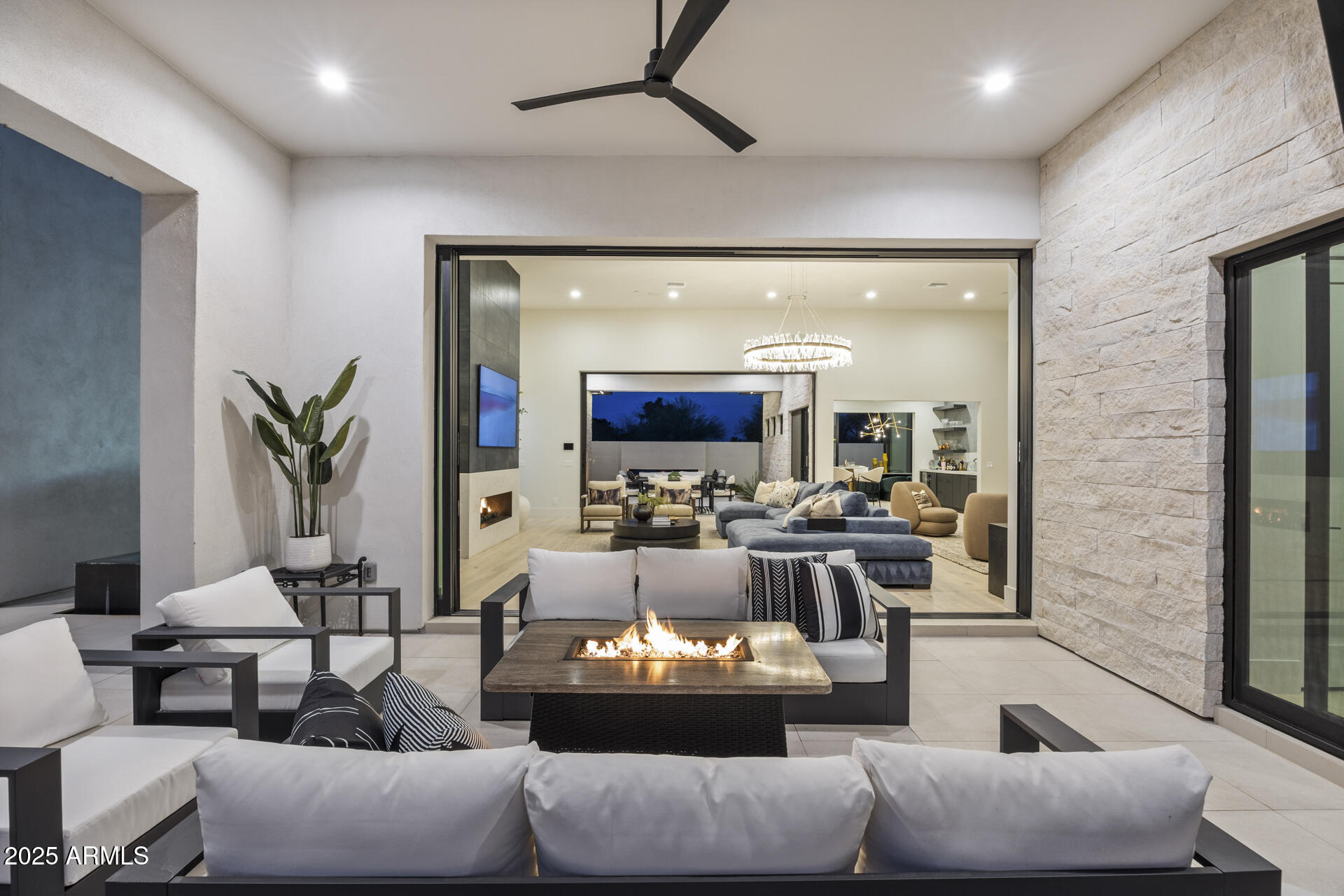 8520 E CACTUS WREN Road