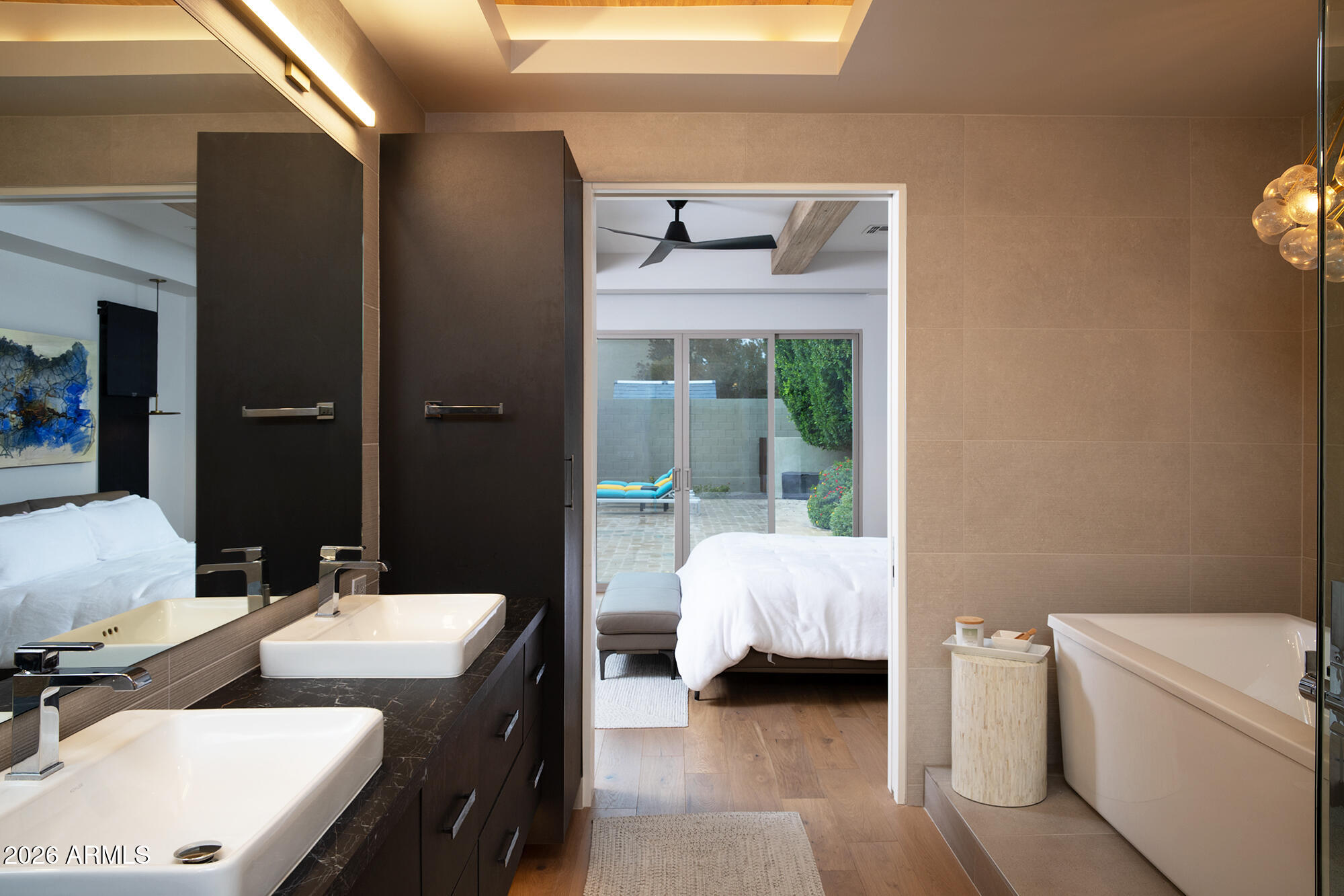 7052 E IVYGLEN Circle