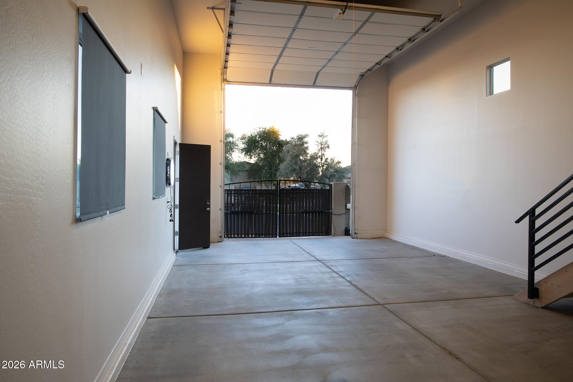 7052 E IVYGLEN Circle