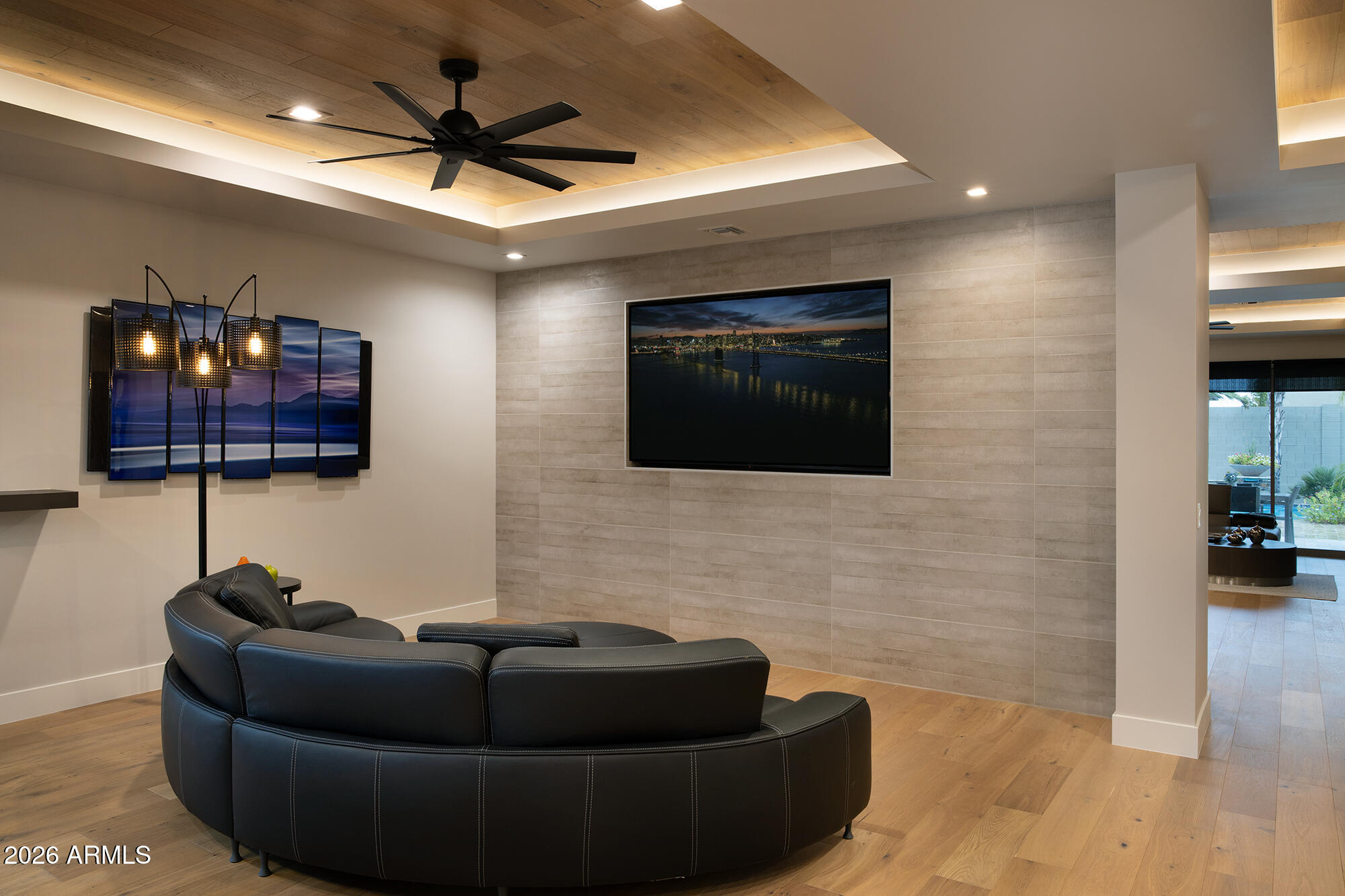 7052 E IVYGLEN Circle