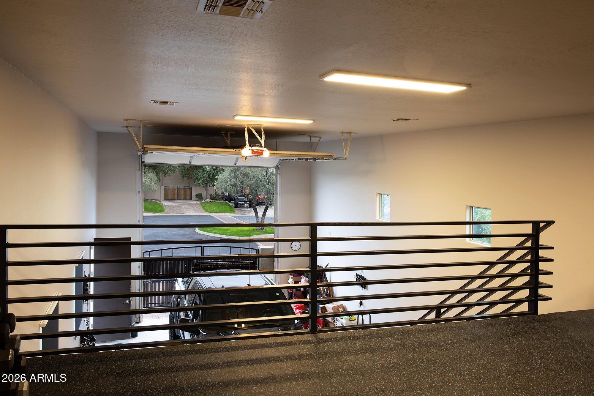 7052 E IVYGLEN Circle