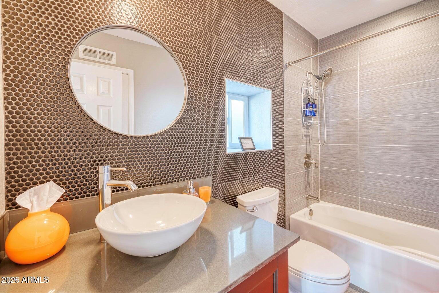 3415 E CAMELBACK Road