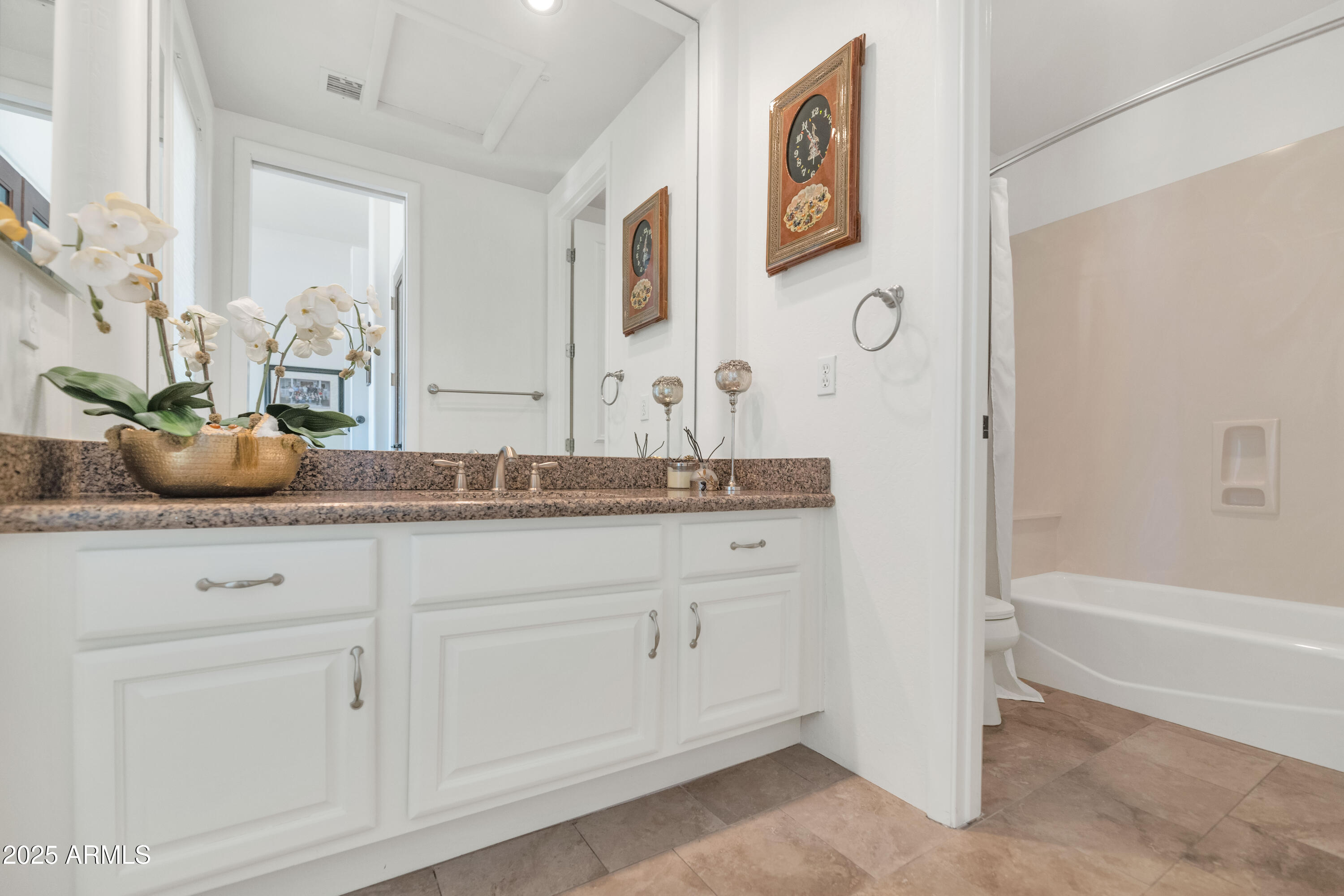 7941 E VIA DE LUNA Drive