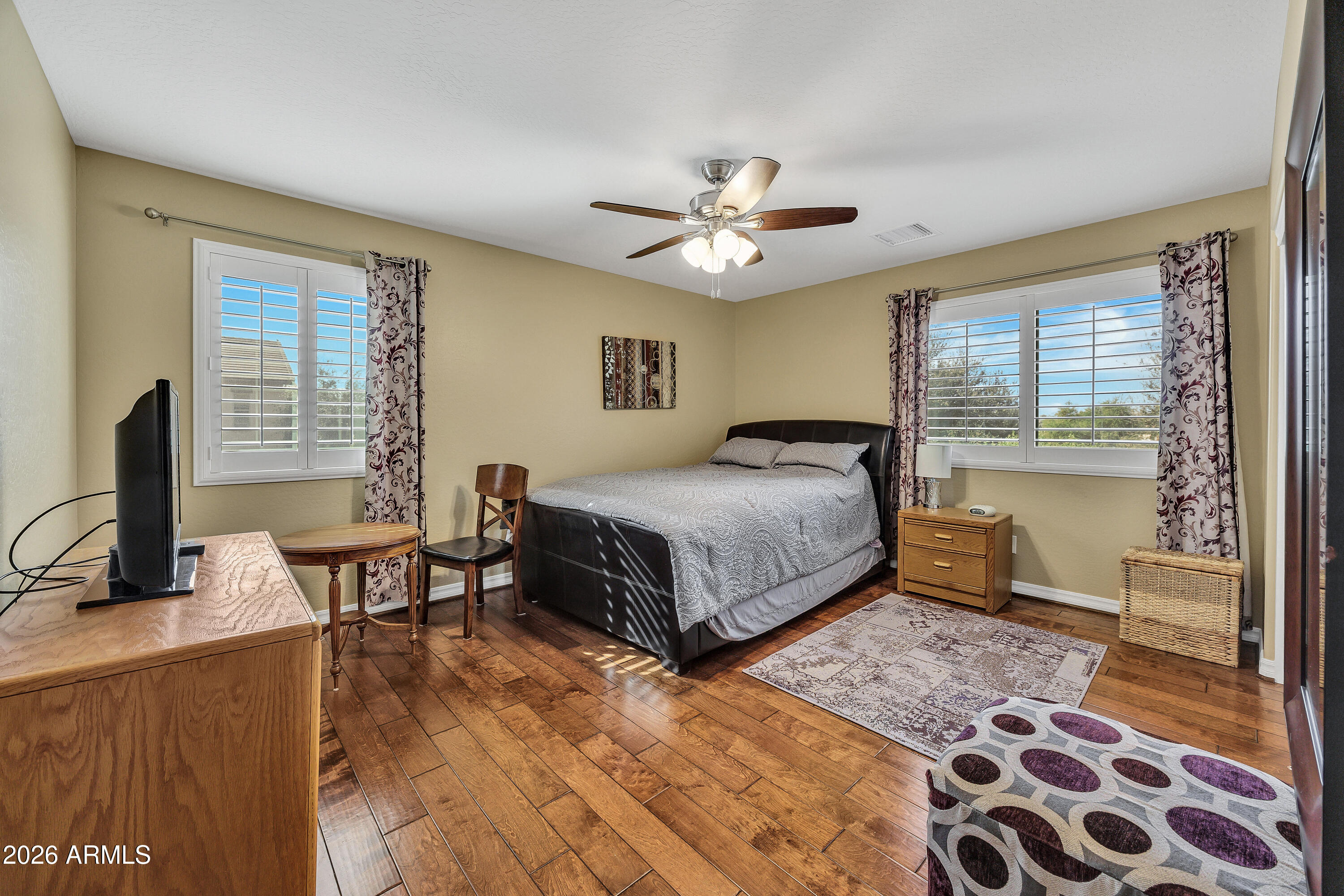 2437 E LODGEPOLE Drive