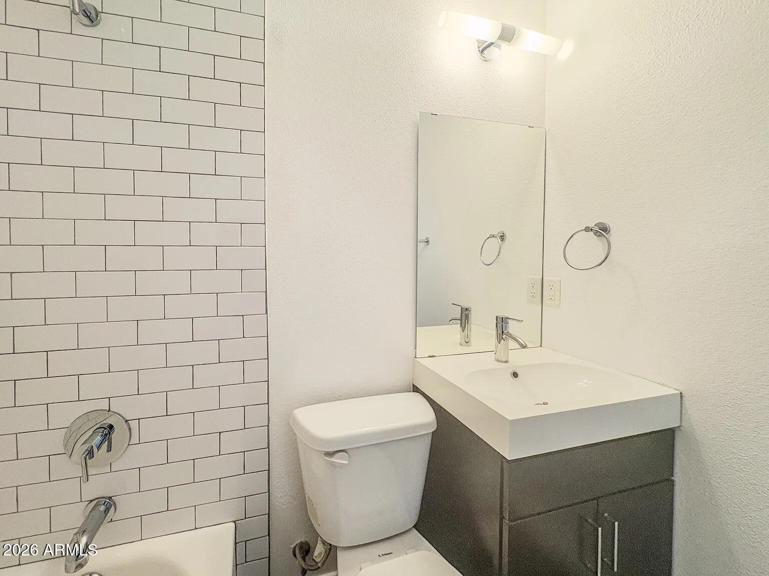 4231 N 27TH Street 10